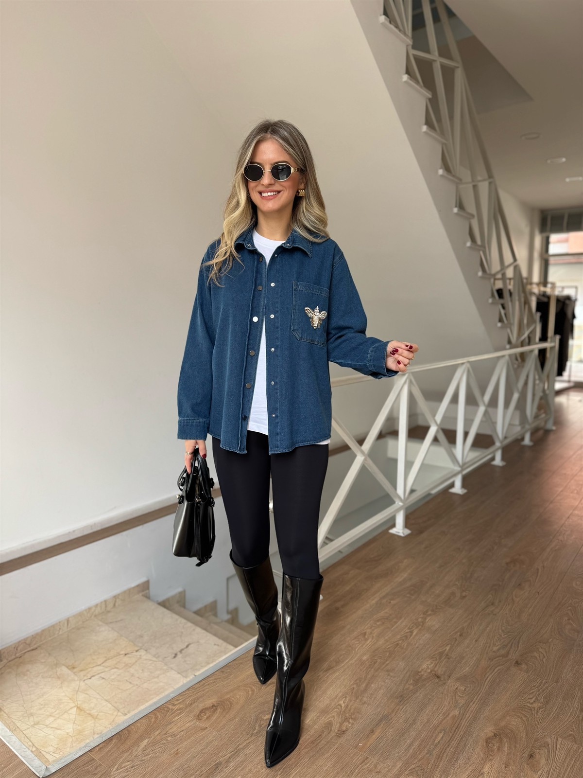 Orijinal Marka Broş Detaylı Denim Gömlek Ceket  - Mavi