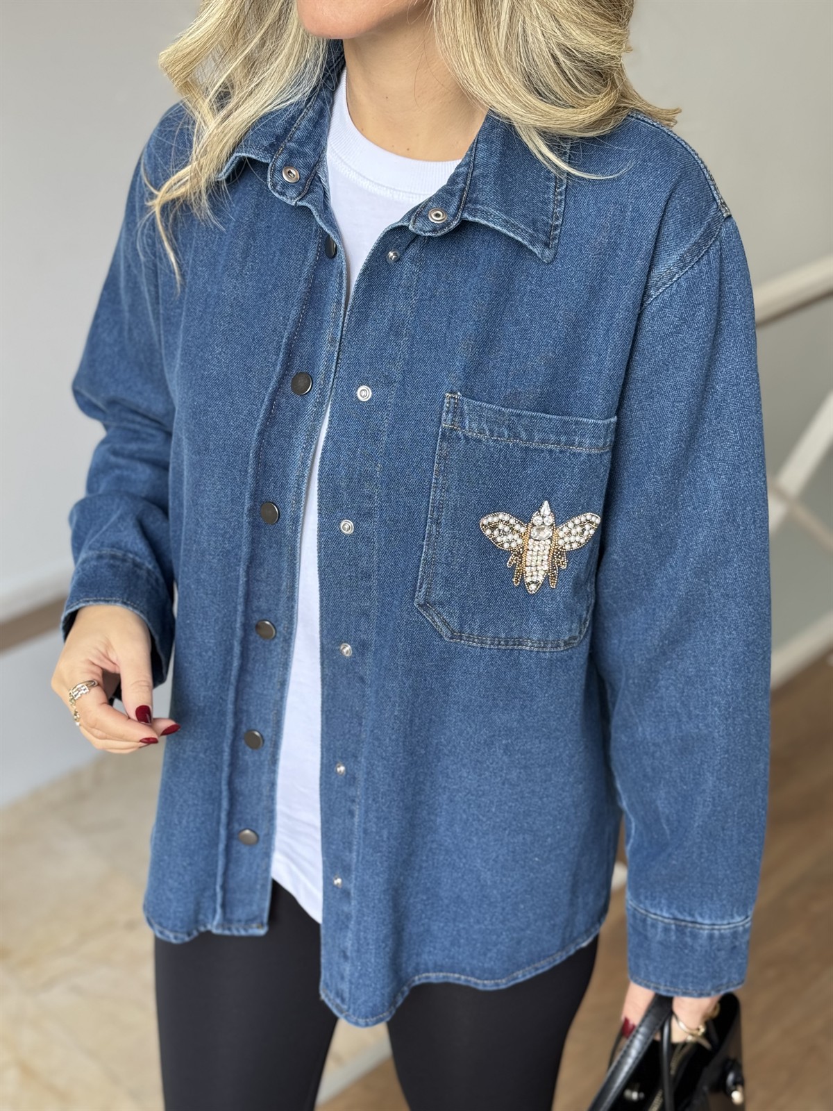 Orijinal Marka Broş Detaylı Denim Gömlek Ceket  - Mavi