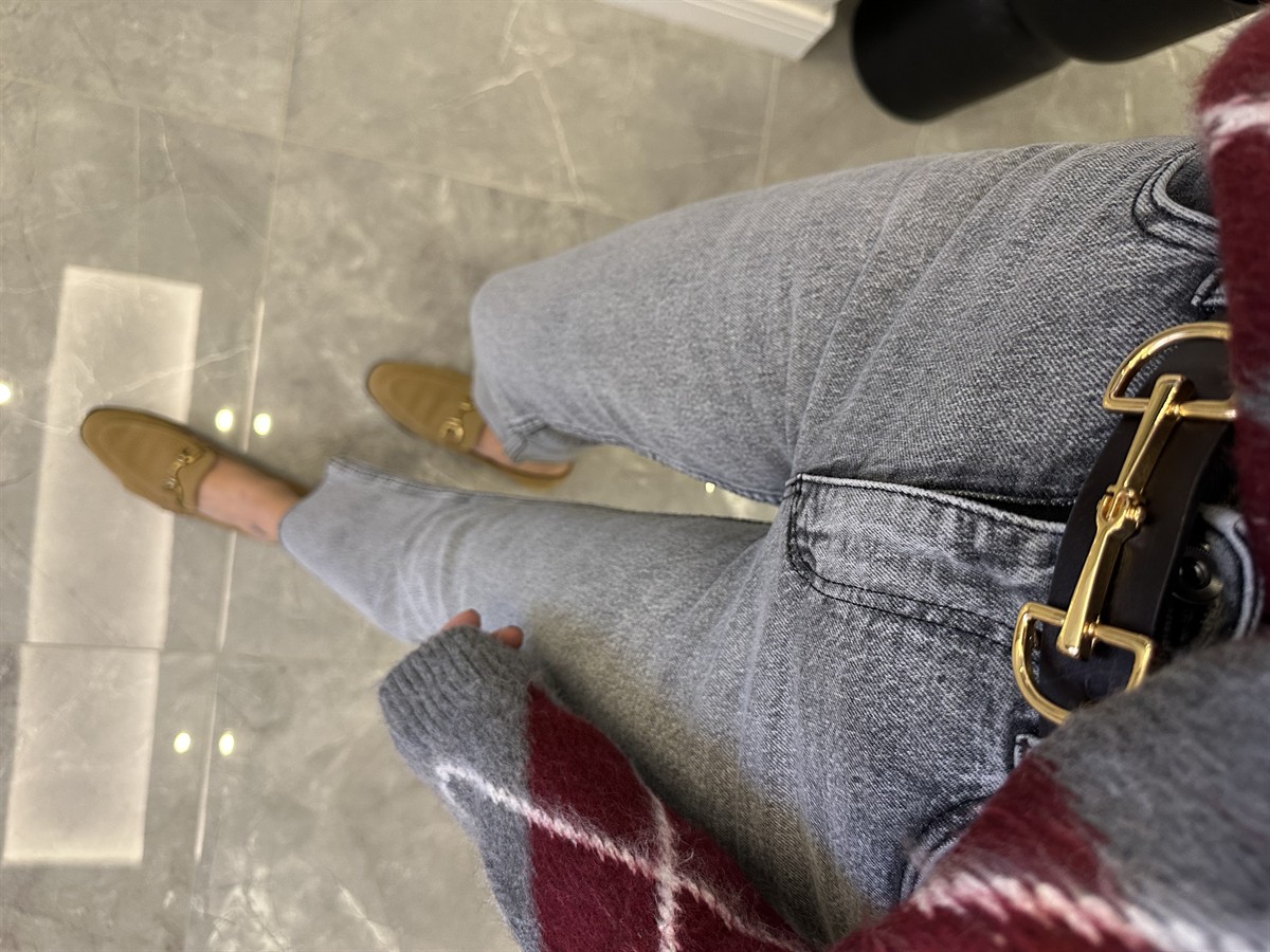 Orijinal Marka Kesik Paça Jean - Gri