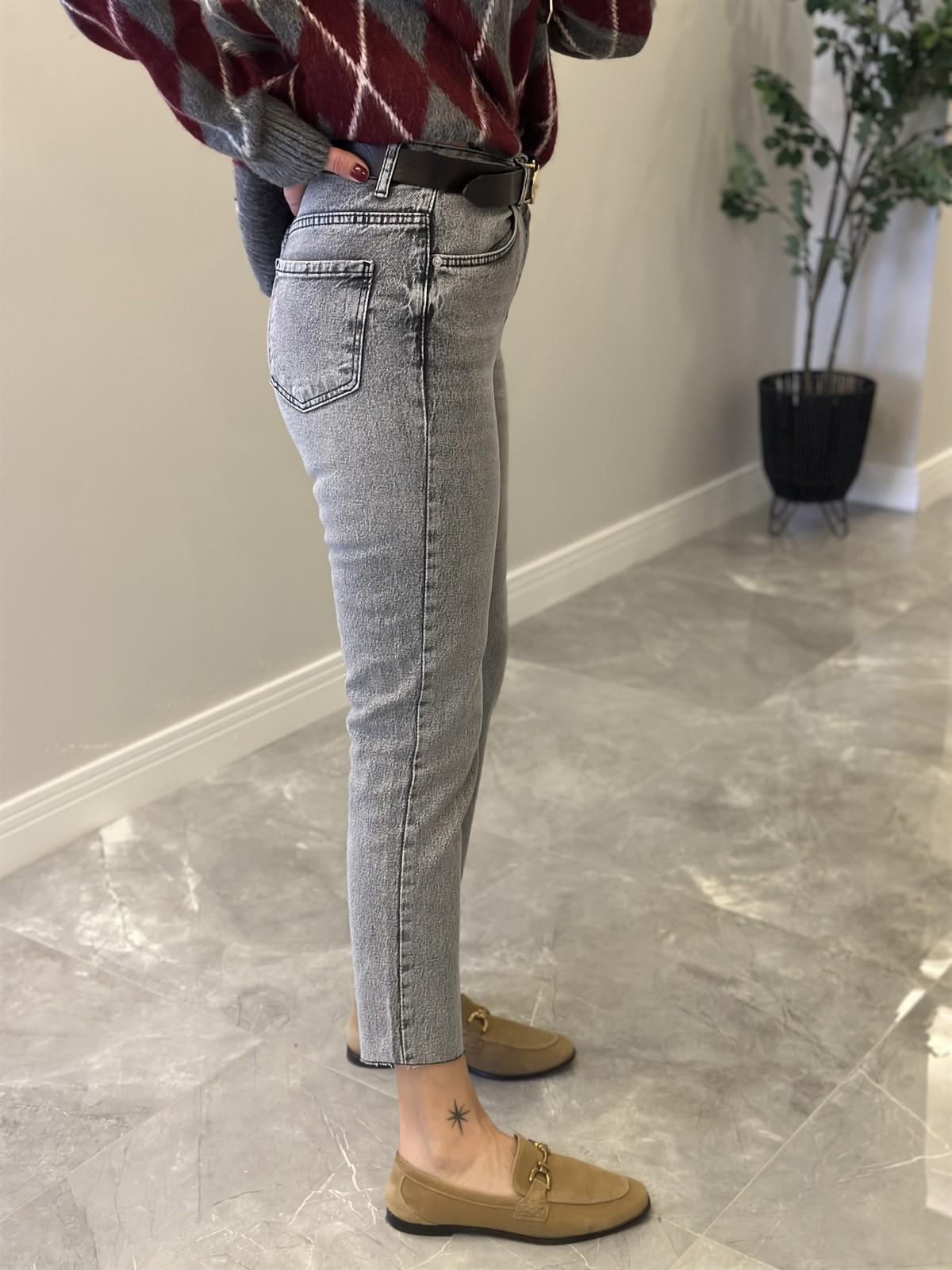 Orijinal Marka Kesik Paça Jean - Gri