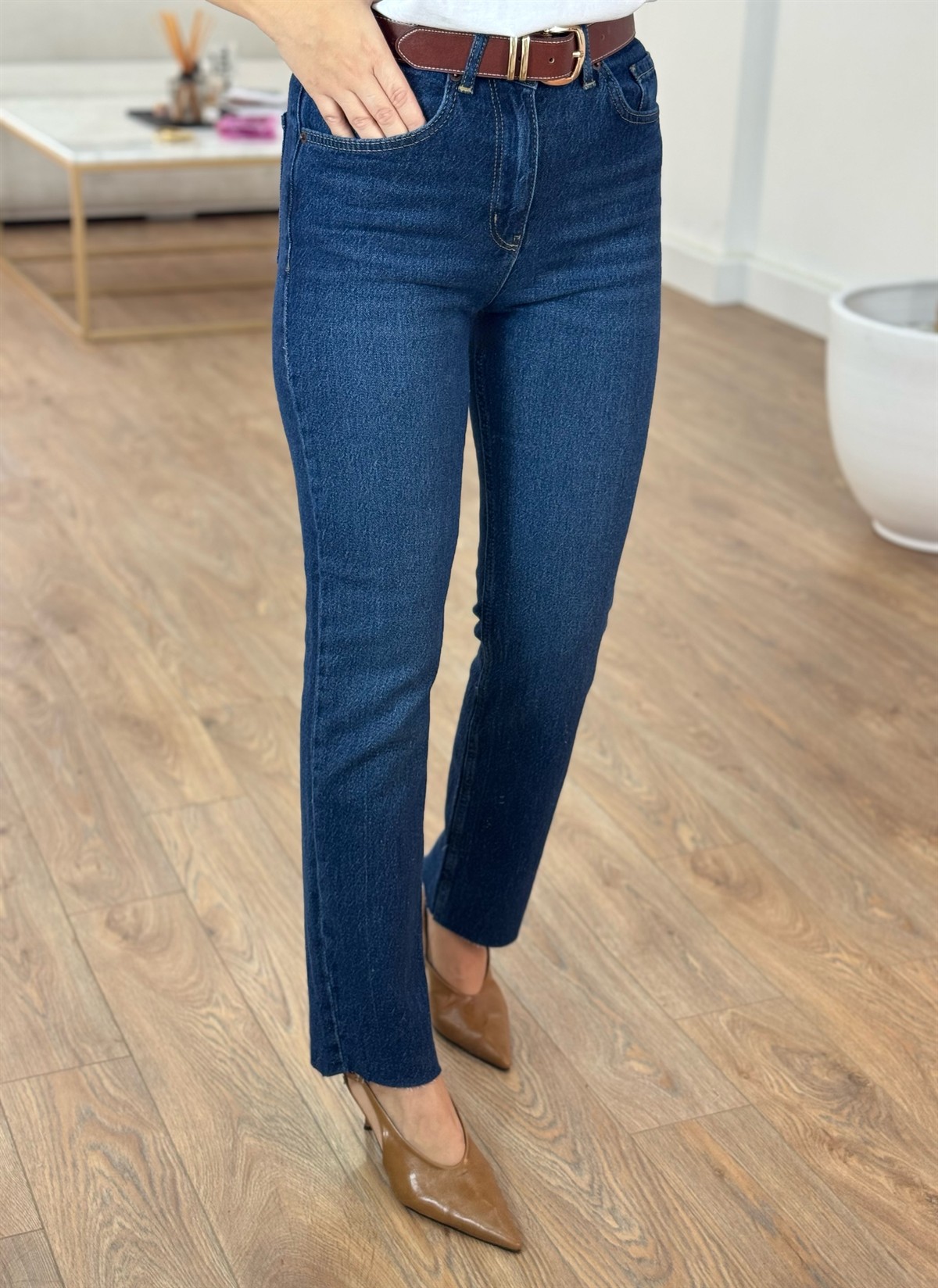 Orijinal Marka Kesik Paça Jean - Mavi