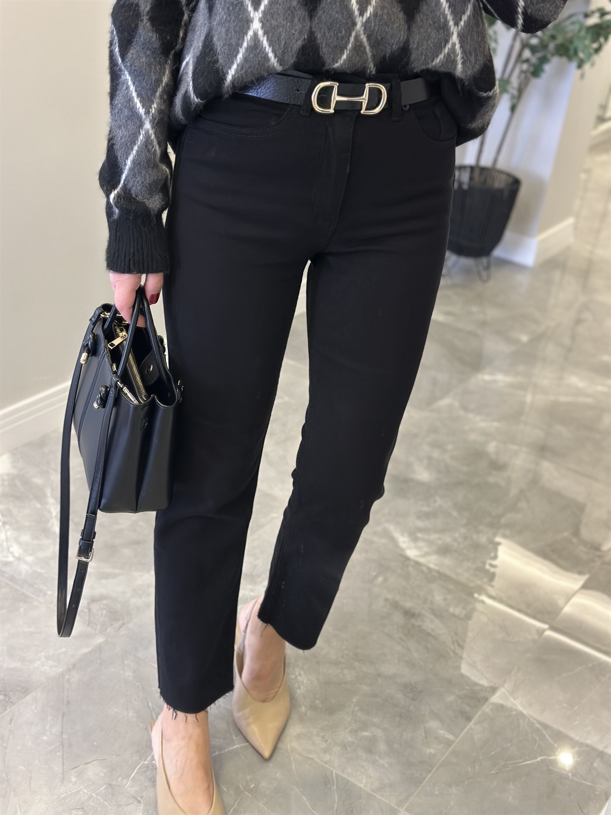 Orijinal Marka Kesik Paça Jean - Siyah