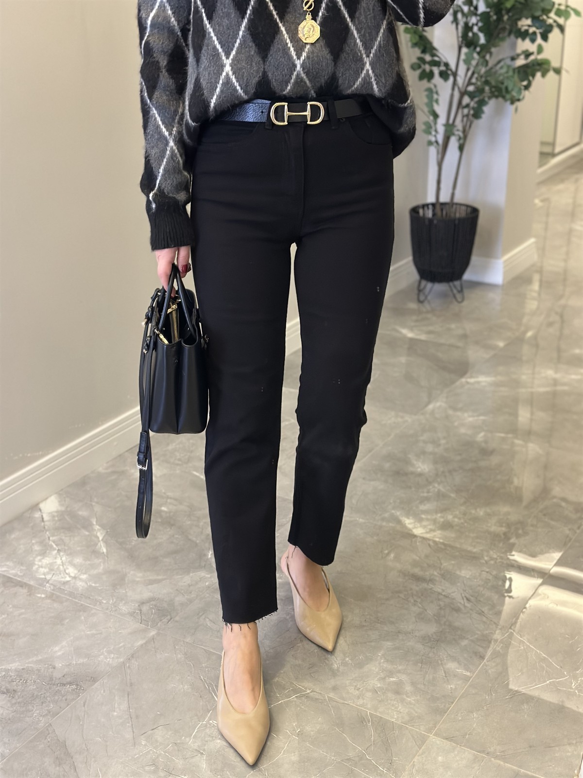 Orijinal Marka Kesik Paça Jean - Siyah