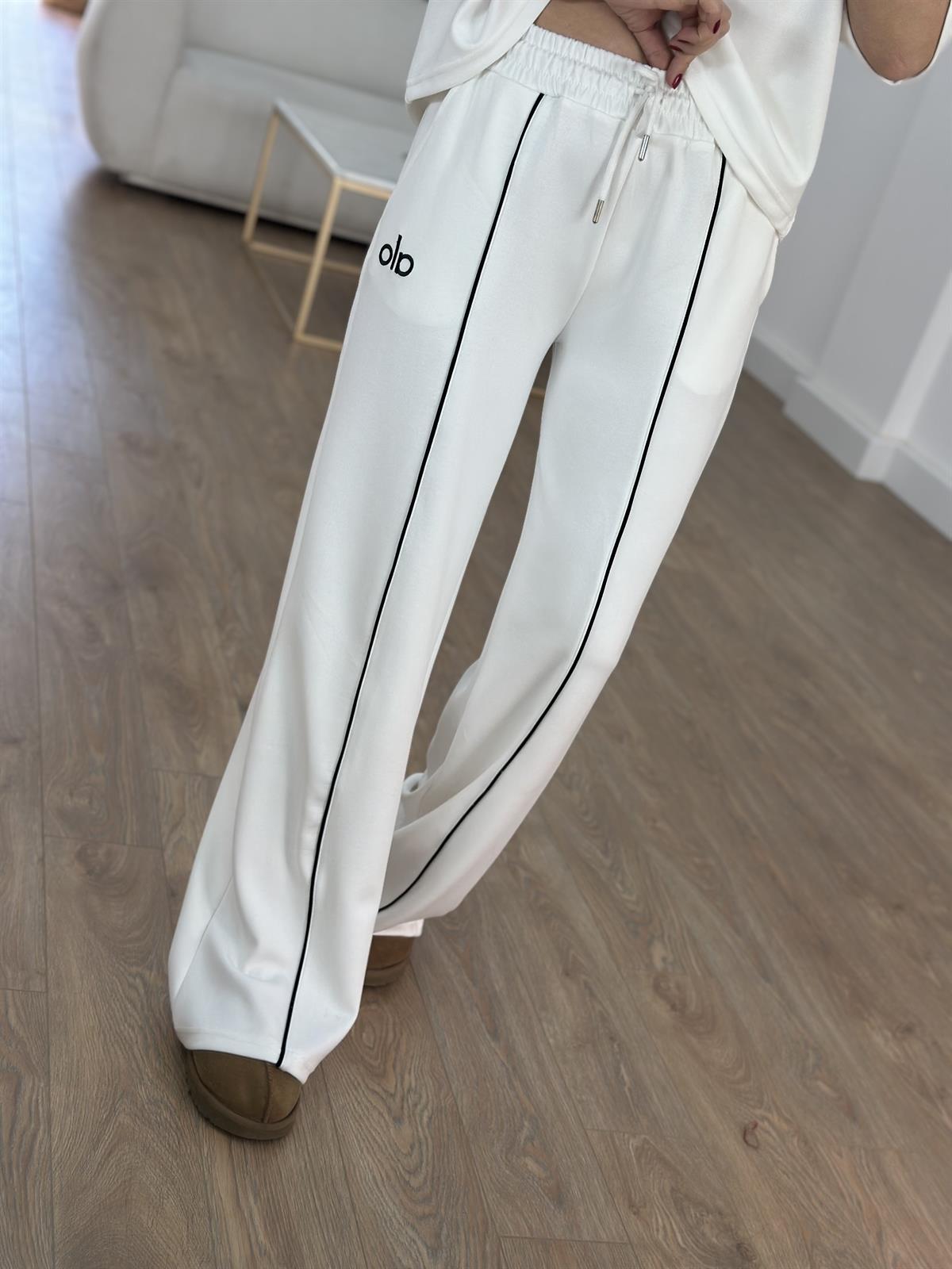 Orijinal Marka Modal Takım - Beyaz