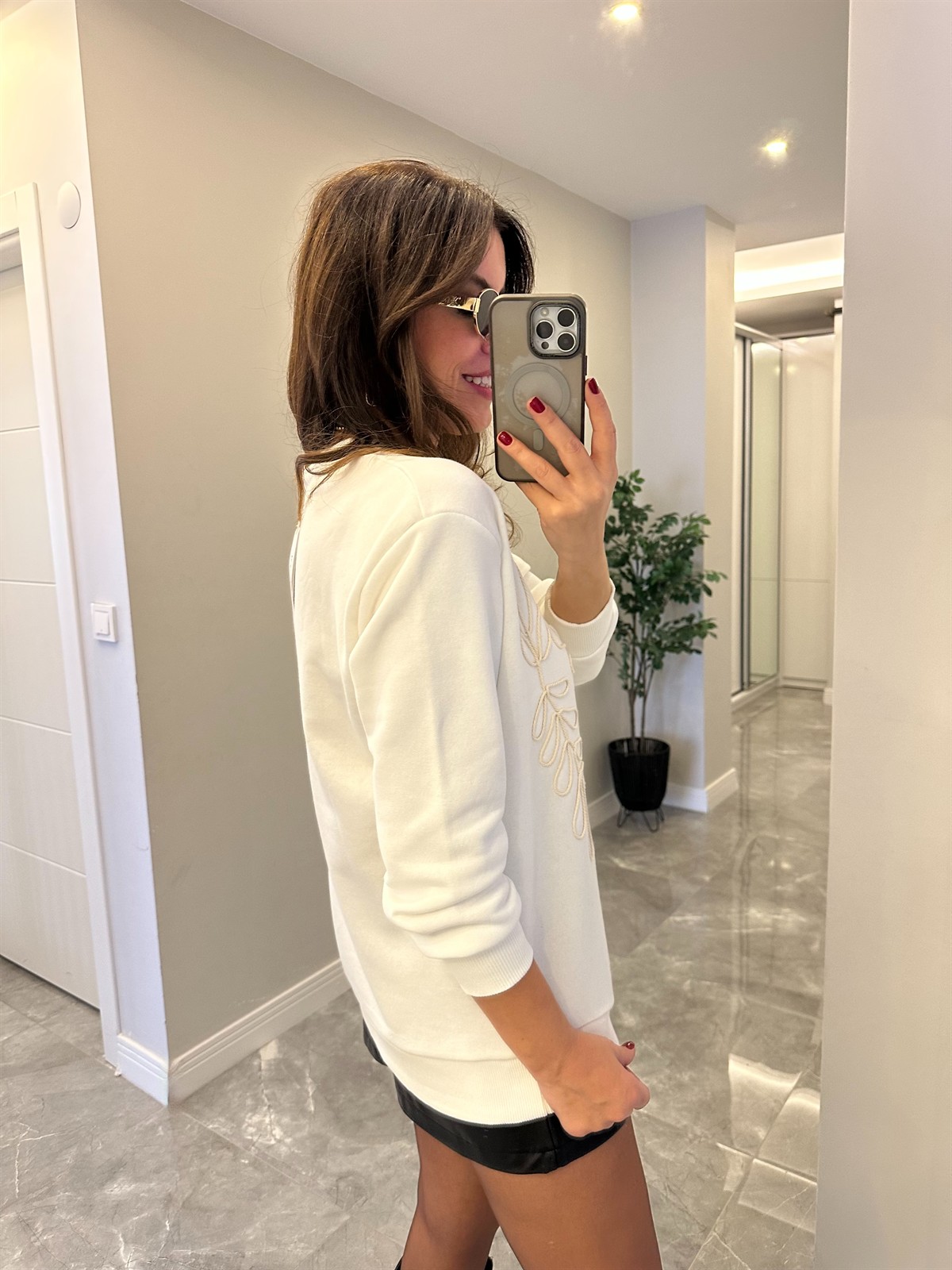 Orijinal Marka Nakışlı Sweatshirt - Ekru