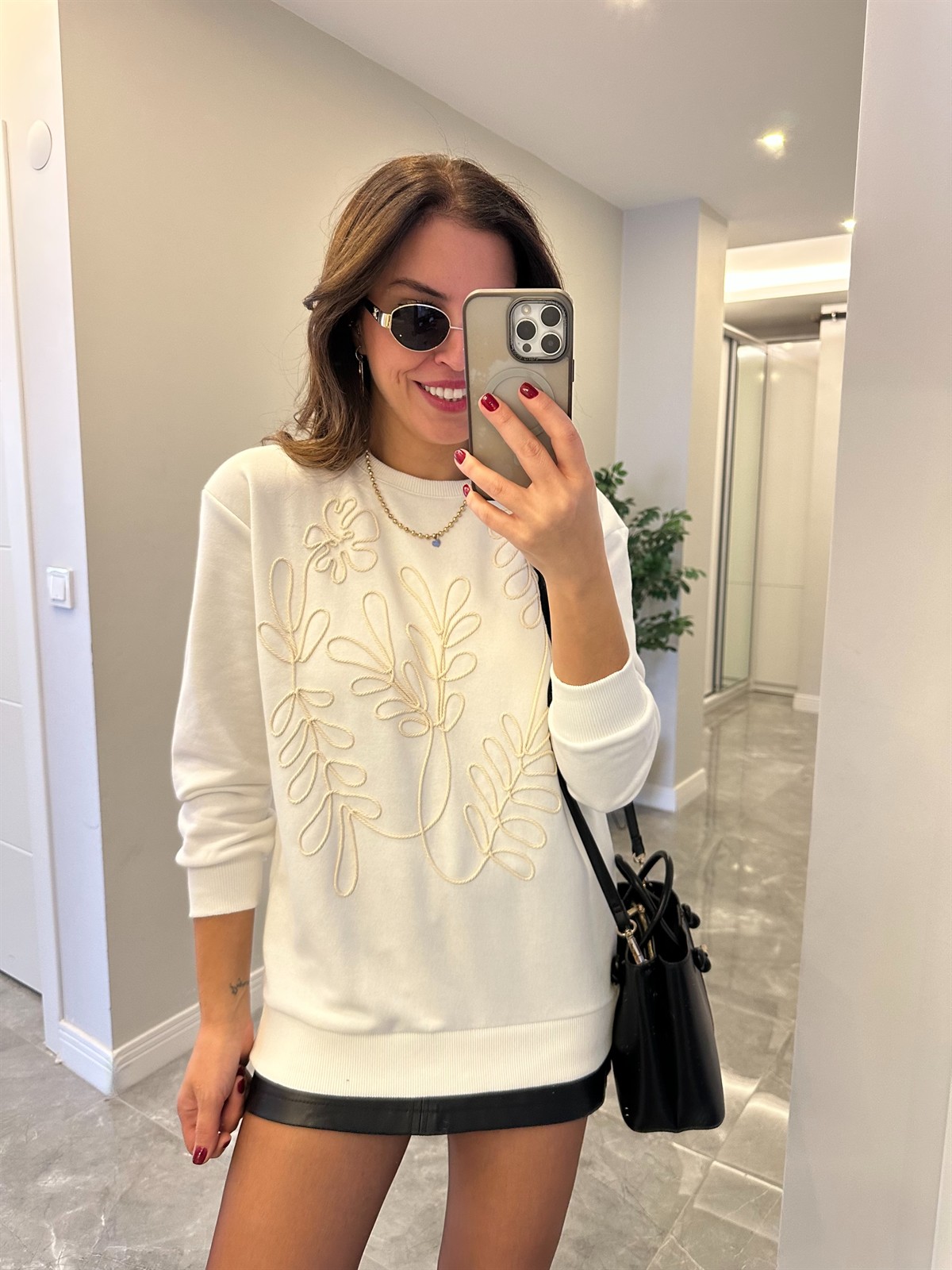 Orijinal Marka Nakışlı Sweatshirt - Ekru