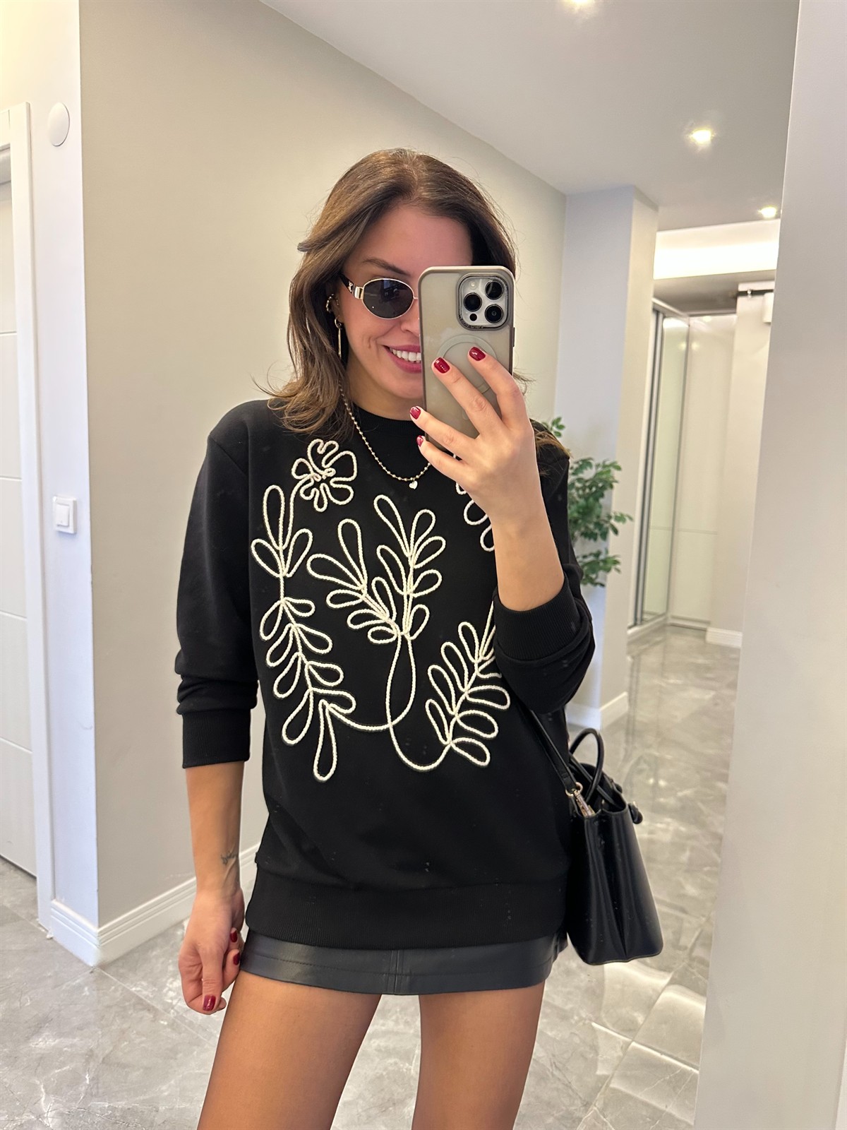 Orijinal Marka Nakışlı Sweatshirt - Siyah