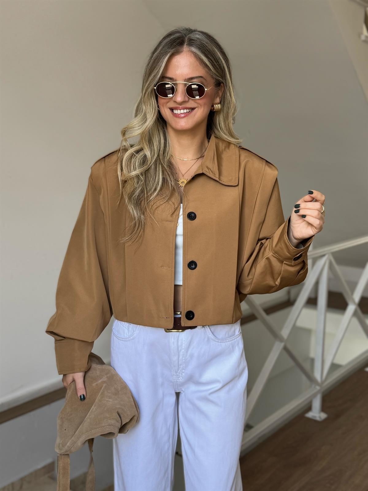 Orijinal Model Yüksek Yaka Astarlı Trençkot - Camel