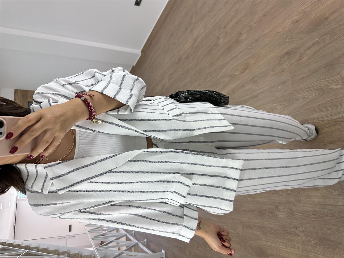 Orjinal Marka Ceketli Keten Takım-Beyaz