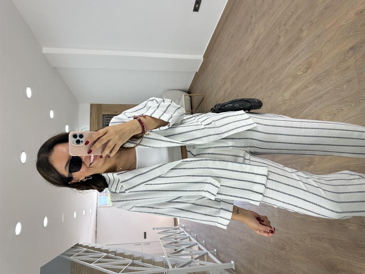 Orjinal Marka Ceketli Keten Takım-Beyaz