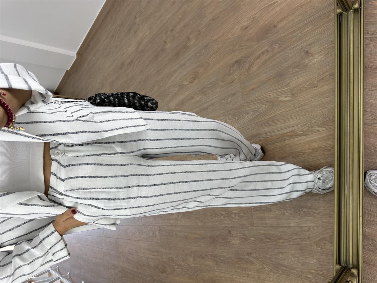 Orjinal Marka Ceketli Keten Takım-Beyaz