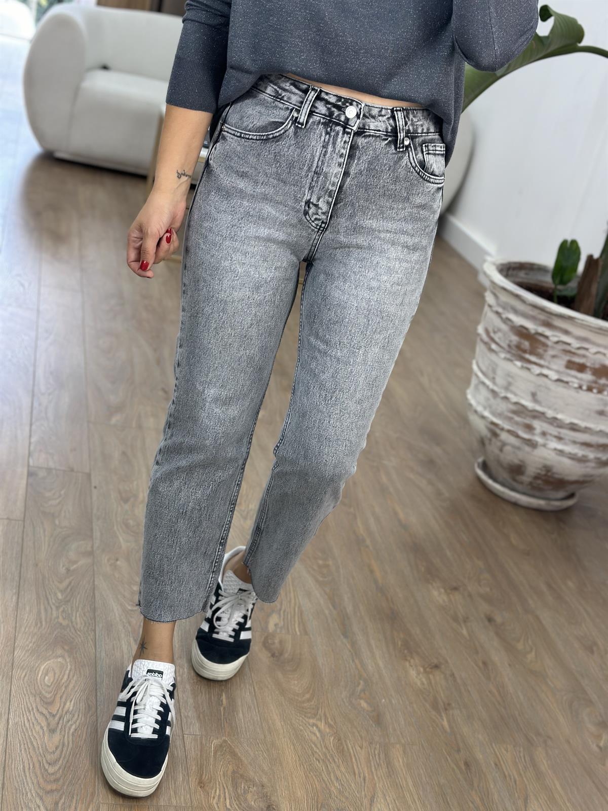 Orjinal Marka Kesik Paça Jean - Gri