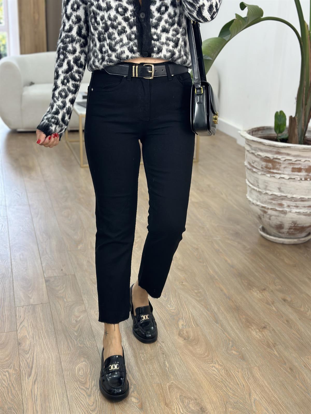 Orjinal Marka Kesik Paça Jean - Siyah