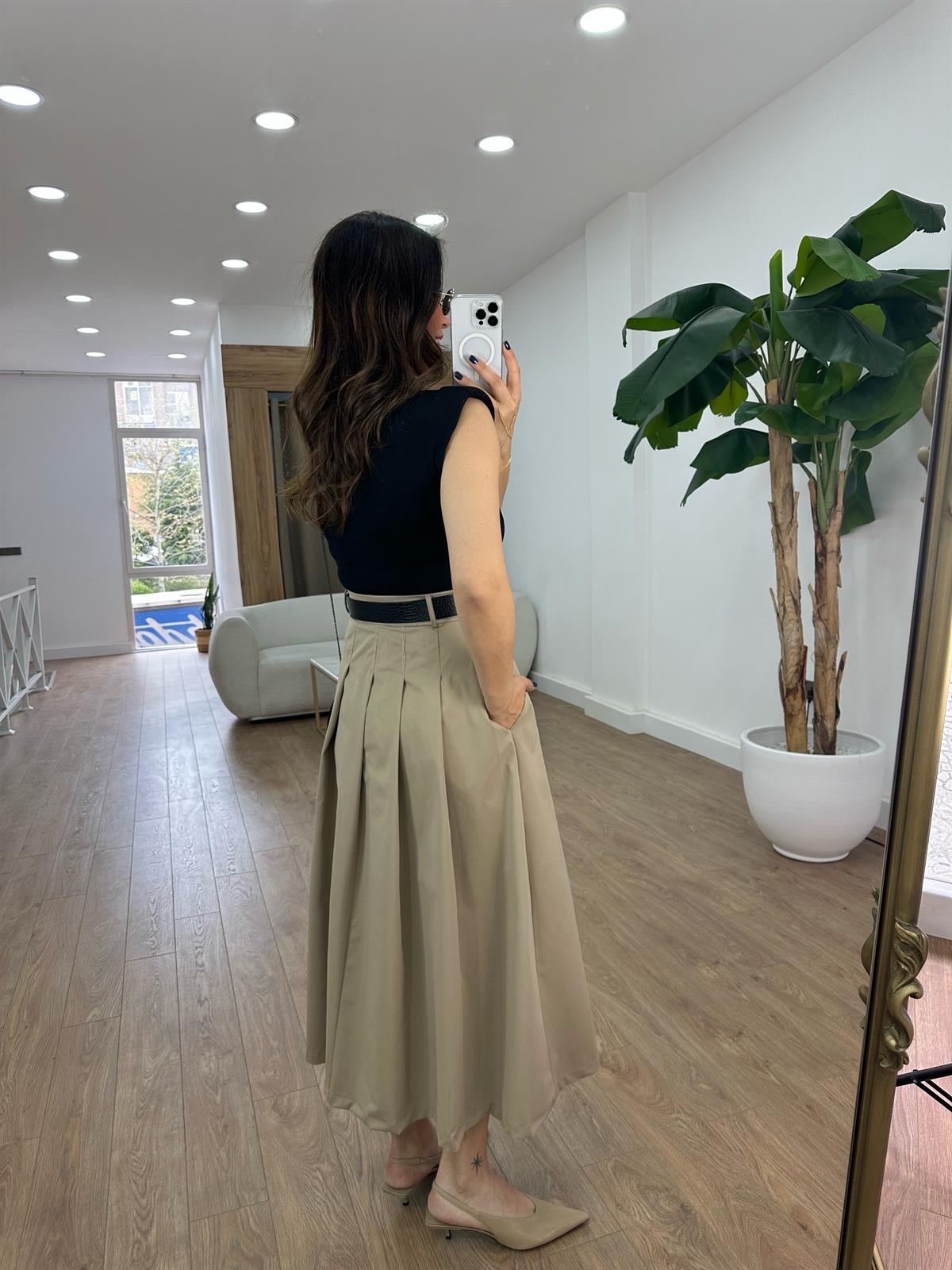 Orjinal Marka Model Vatkalı Kontrast Elbise