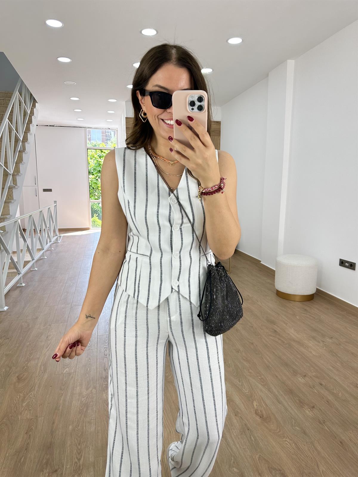 Orjinal Marka  Yelekli KetenTakım-Beyaz