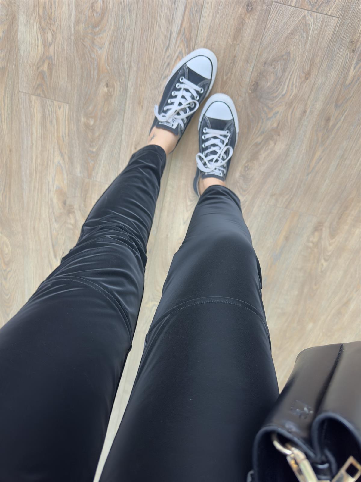 Özel Dokulu Mat Süet Pantolon 