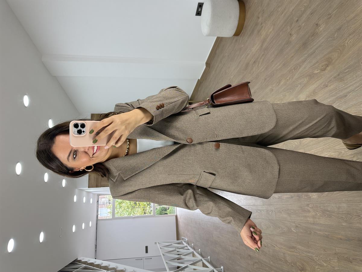 Özel Seri Çift Düğmeli Takım-Kahve