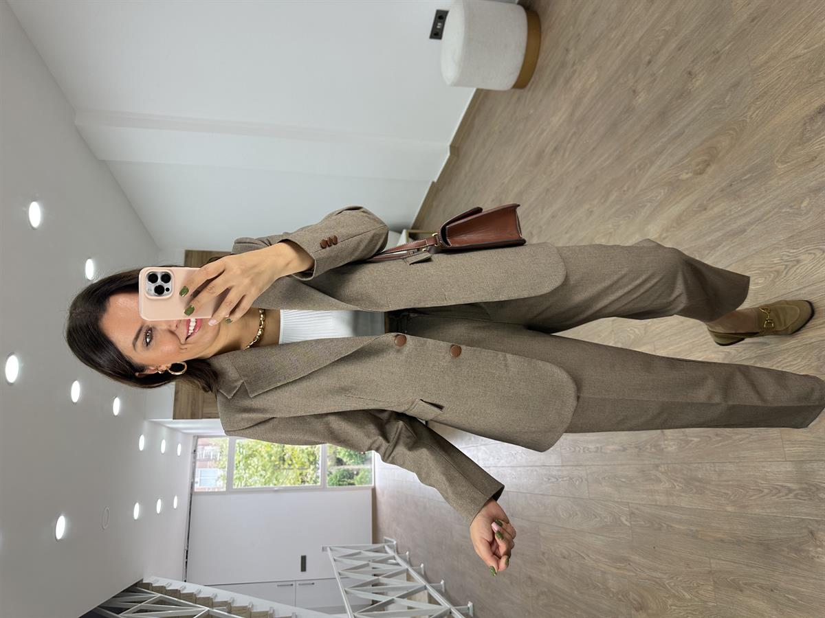 Özel Seri Çift Düğmeli Takım-Kahve