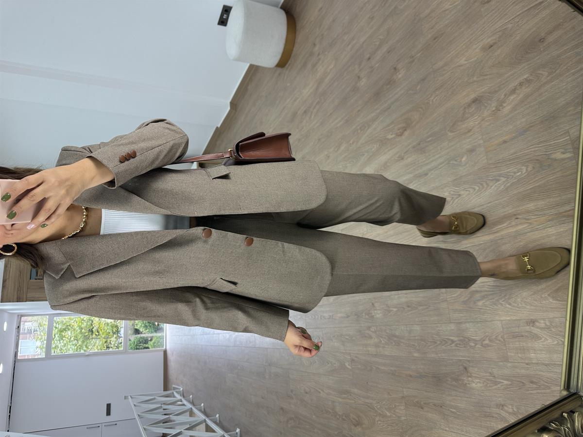 Özel Seri Çift Düğmeli Takım-Kahve