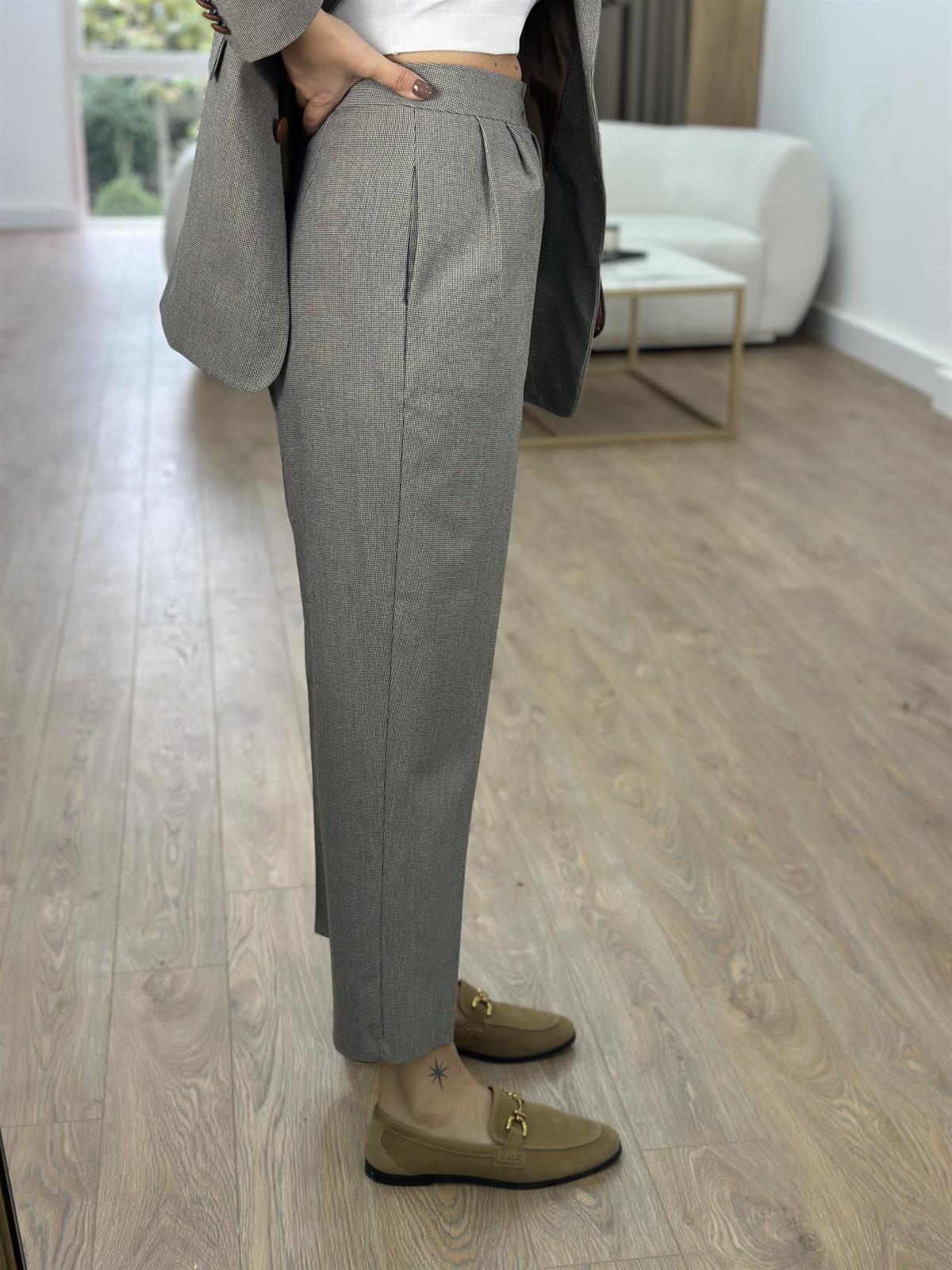 Özel Seri Deri Garnili Takım-Gri