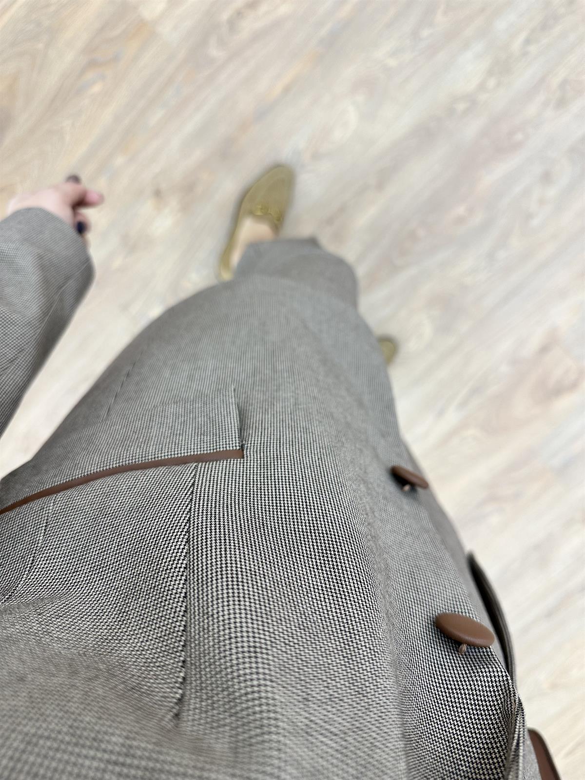 Özel Seri Deri Garnili Takım-Kahverengi