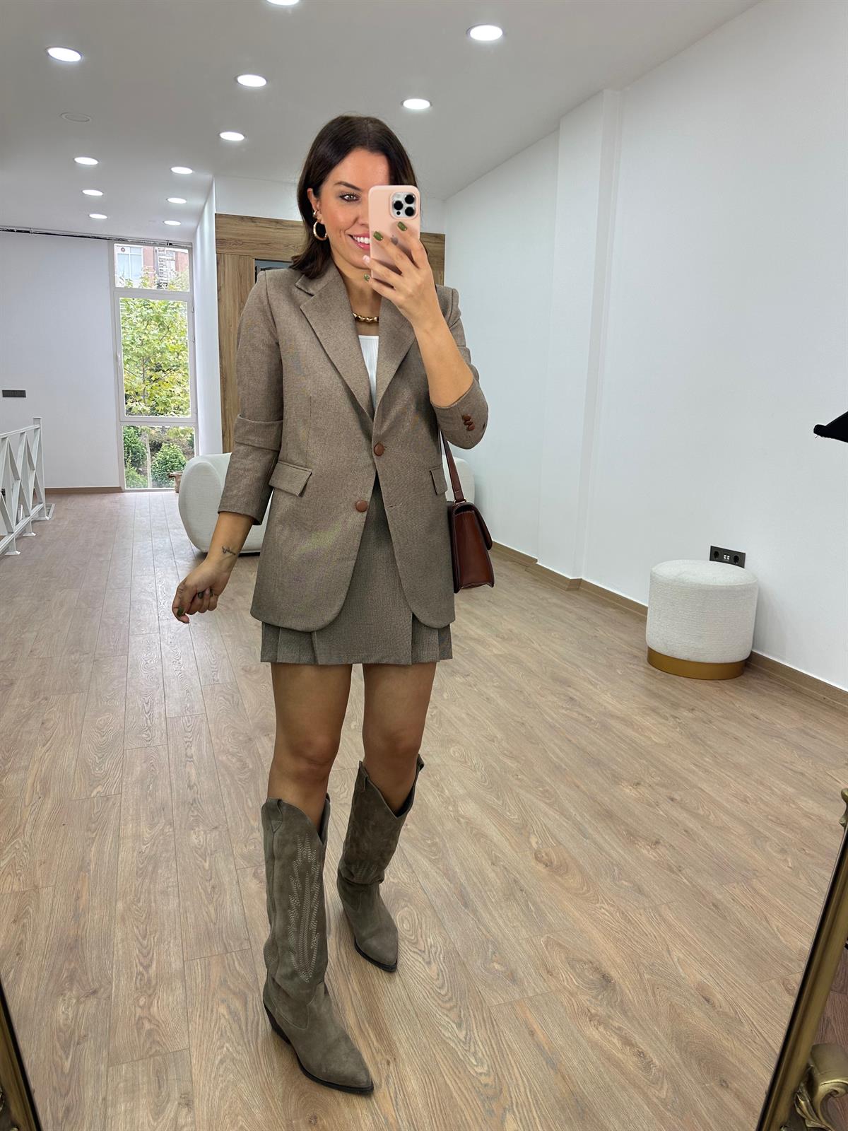 Özel Seri Etekli Takım-Kahve