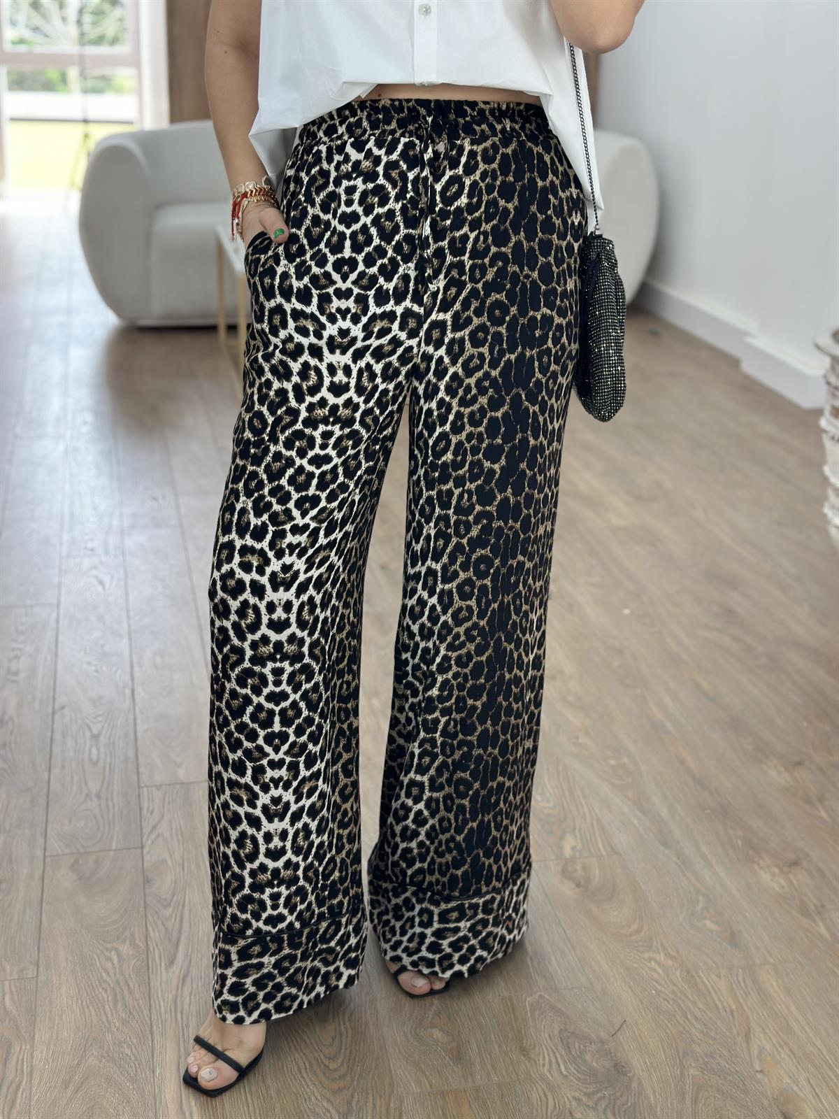 Paçası Biye Detaylı Tiril Bol Paça Pantolon