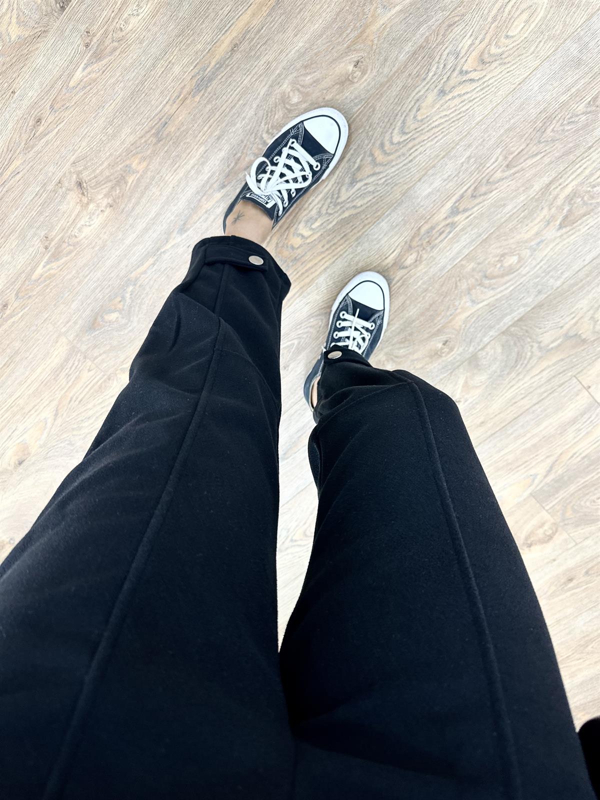 Paçası Düğmeli Kaşe Pantolon-Siyah