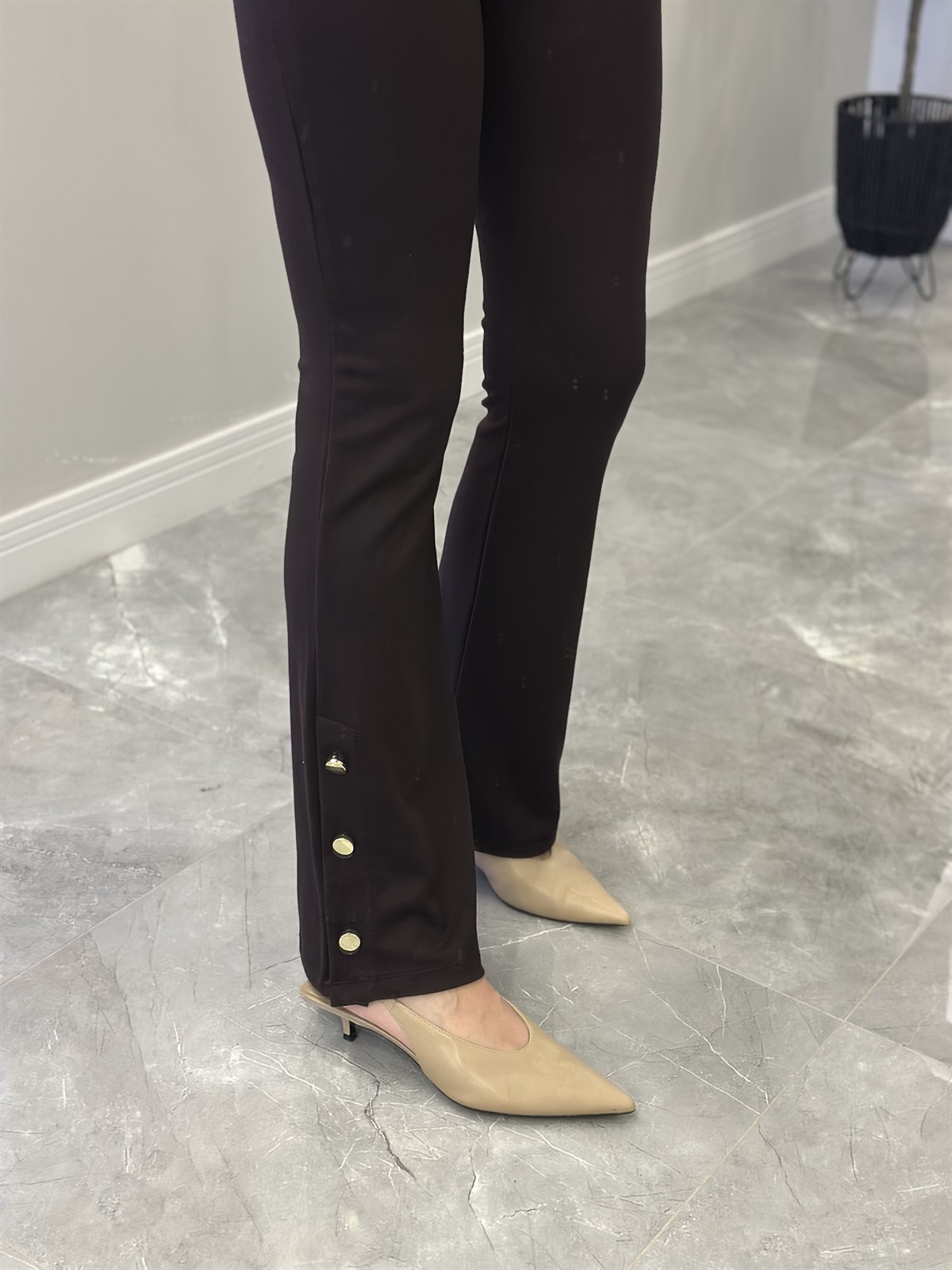 Paçası Gold Düğmeli Tayt Pantolon - Kahverengi