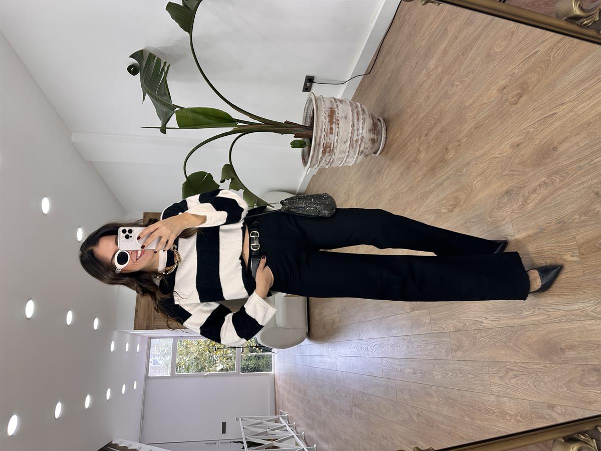 Paçası Kesik Bol Paça Pantolon - Siyah