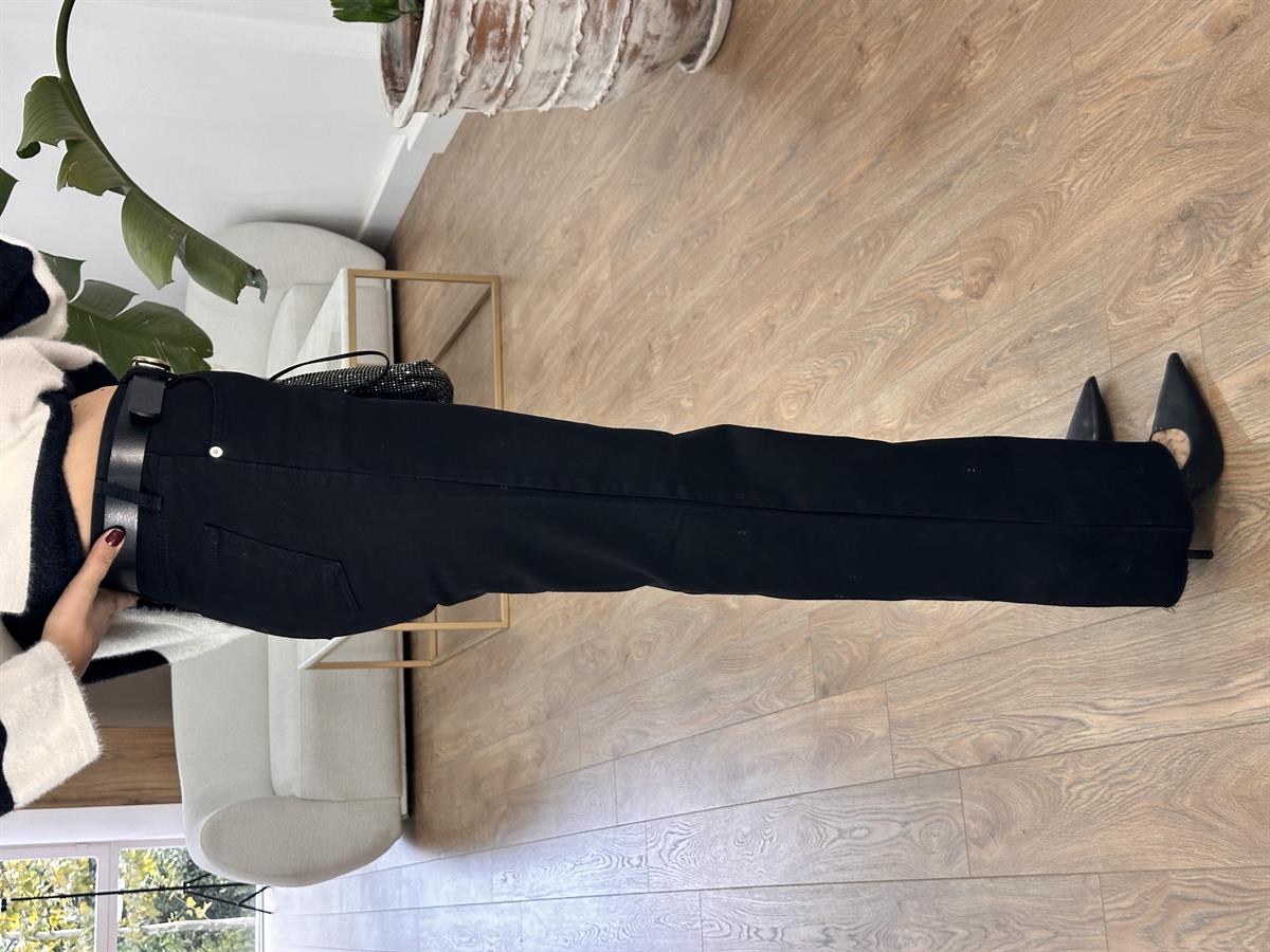 Paçası Kesik Bol Paça Pantolon - Siyah