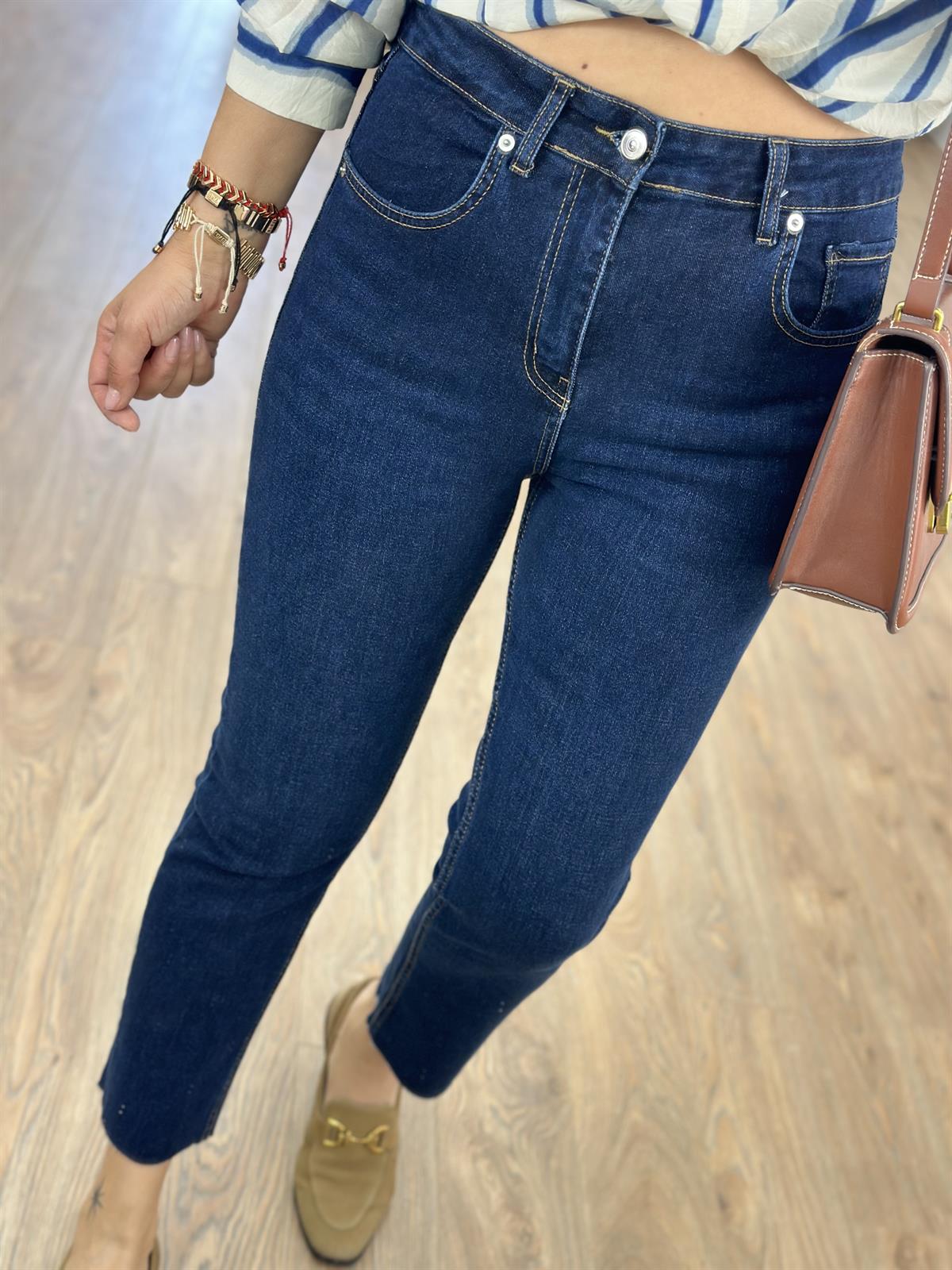 Paçası Kesik Boyfıt Jean-Lacivert
