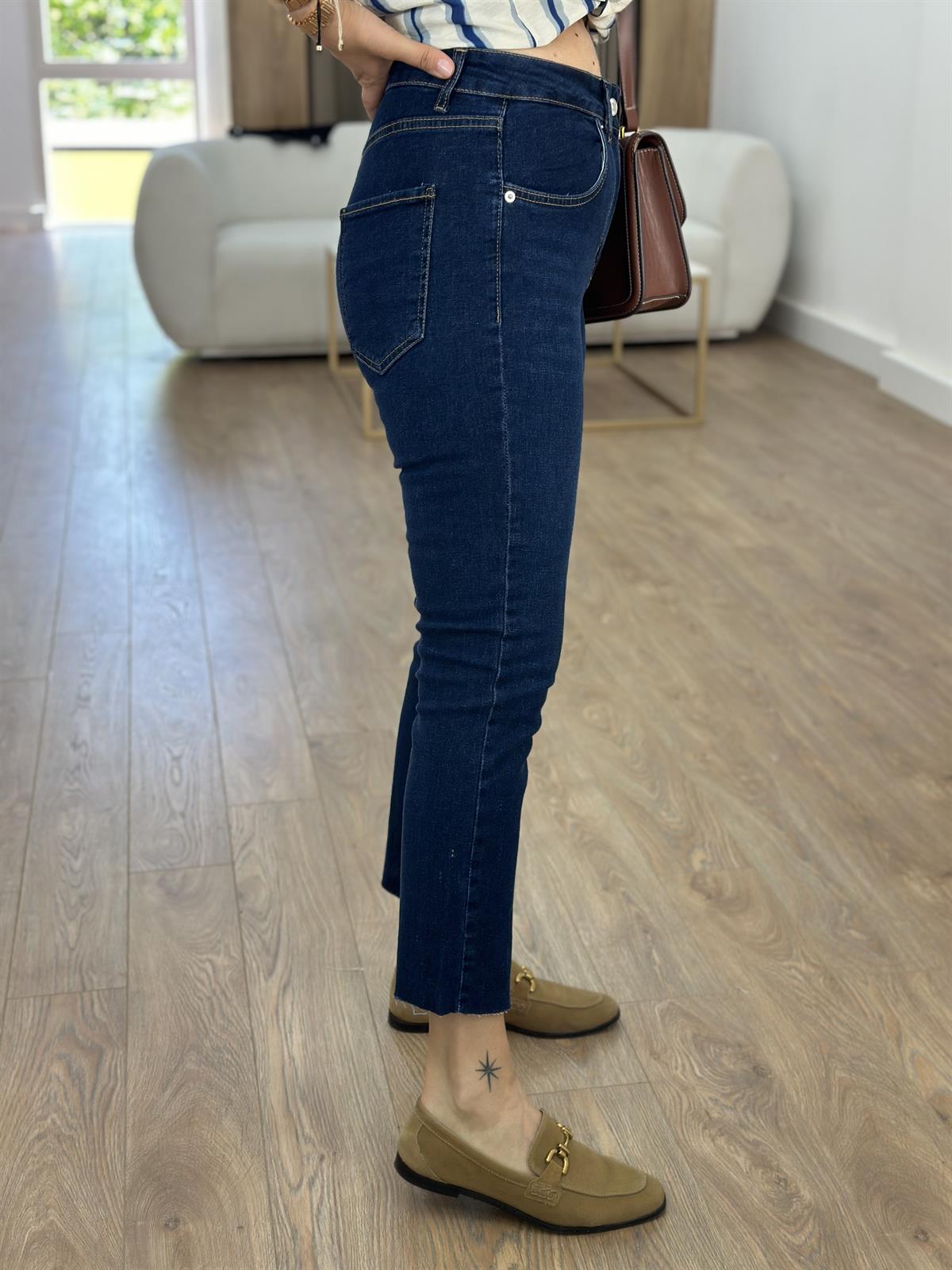 Paçası Kesik Boyfıt Jean-Lacivert