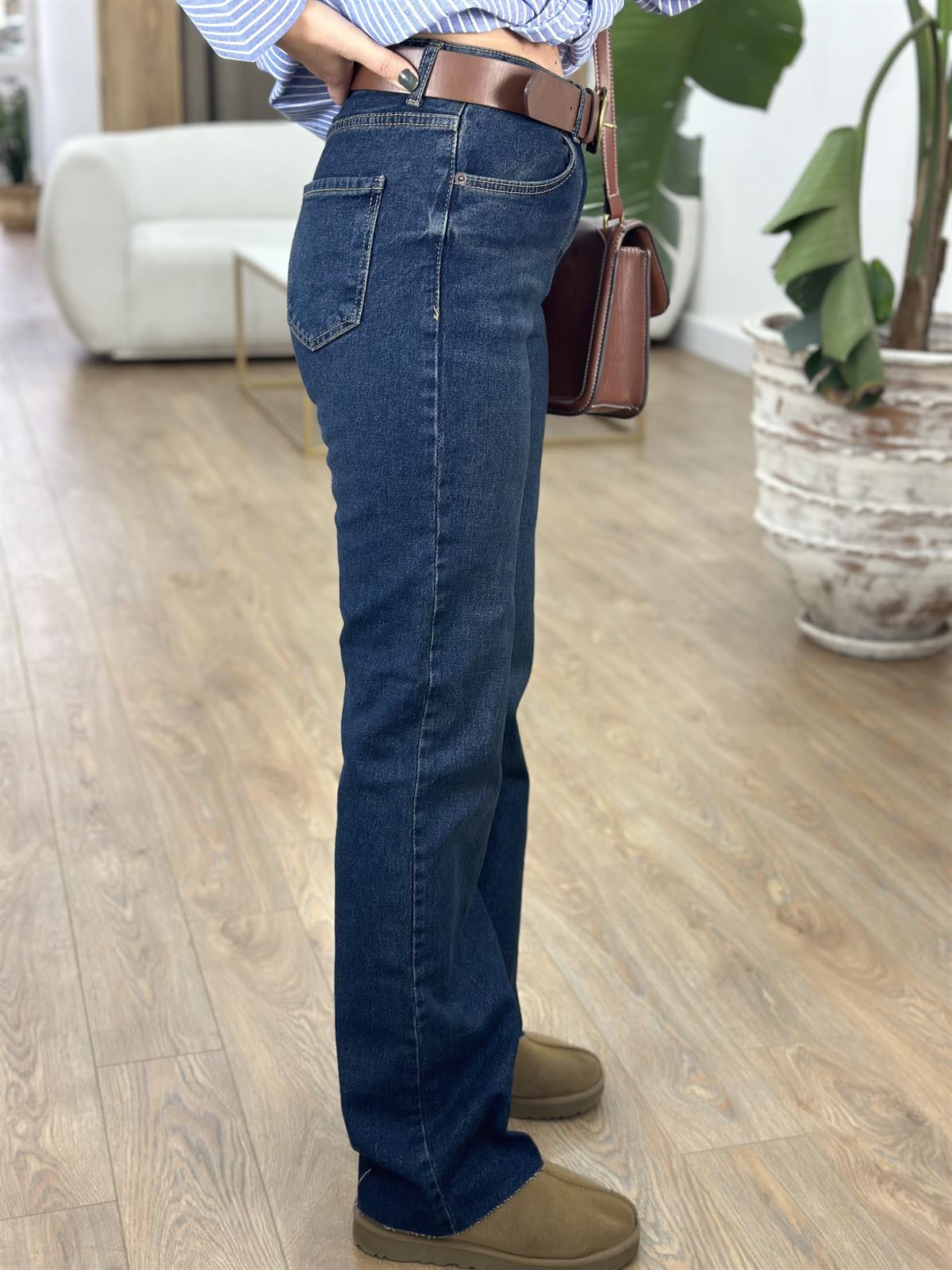 Paçası Kesik Likralı Straight Jean 