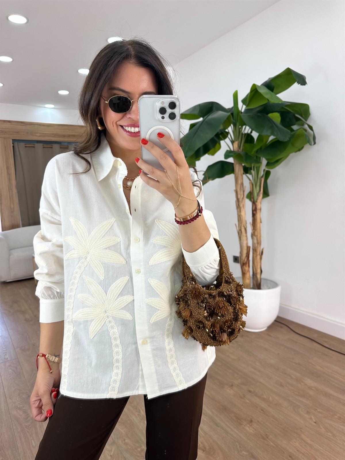 Palmiye Nakış Detaylı Gömlek 