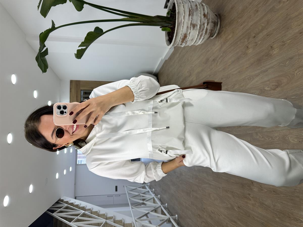 Paraşüt Kumaş Detaylı Eşofman Takımı-Beyaz