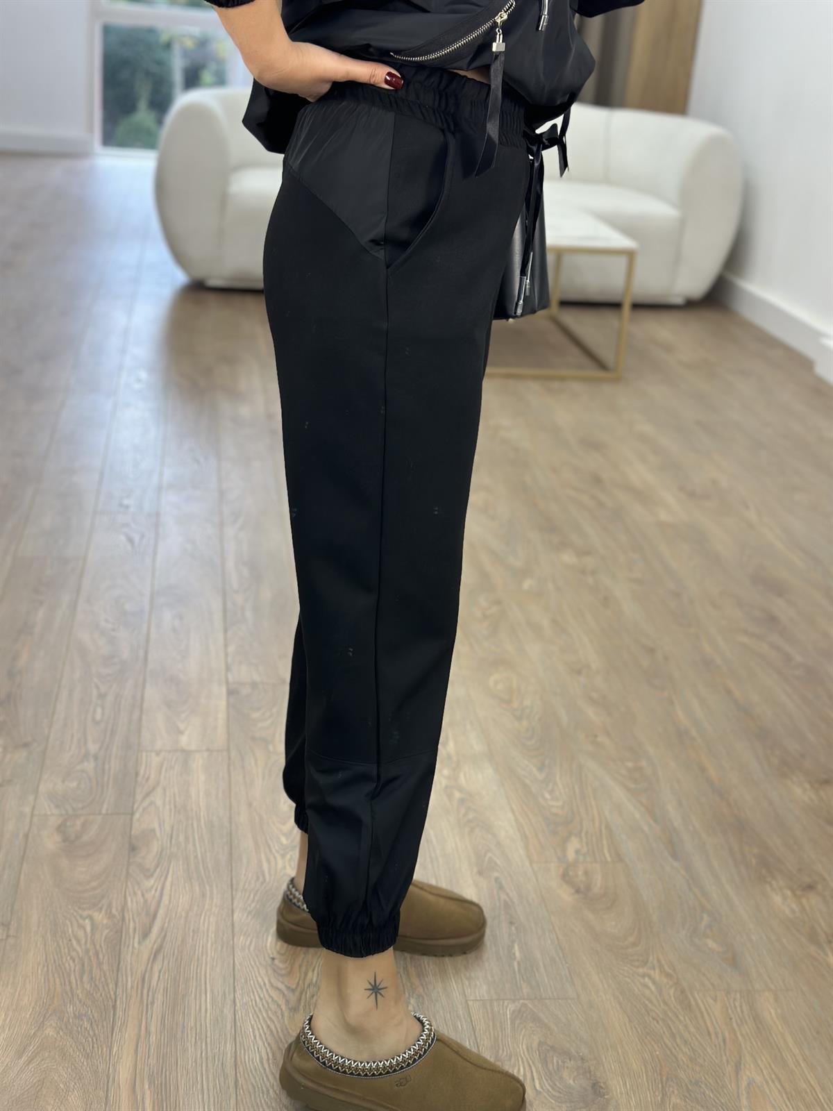 Paraşüt Kumaş Detaylı Eşofman Takımı-Siyah