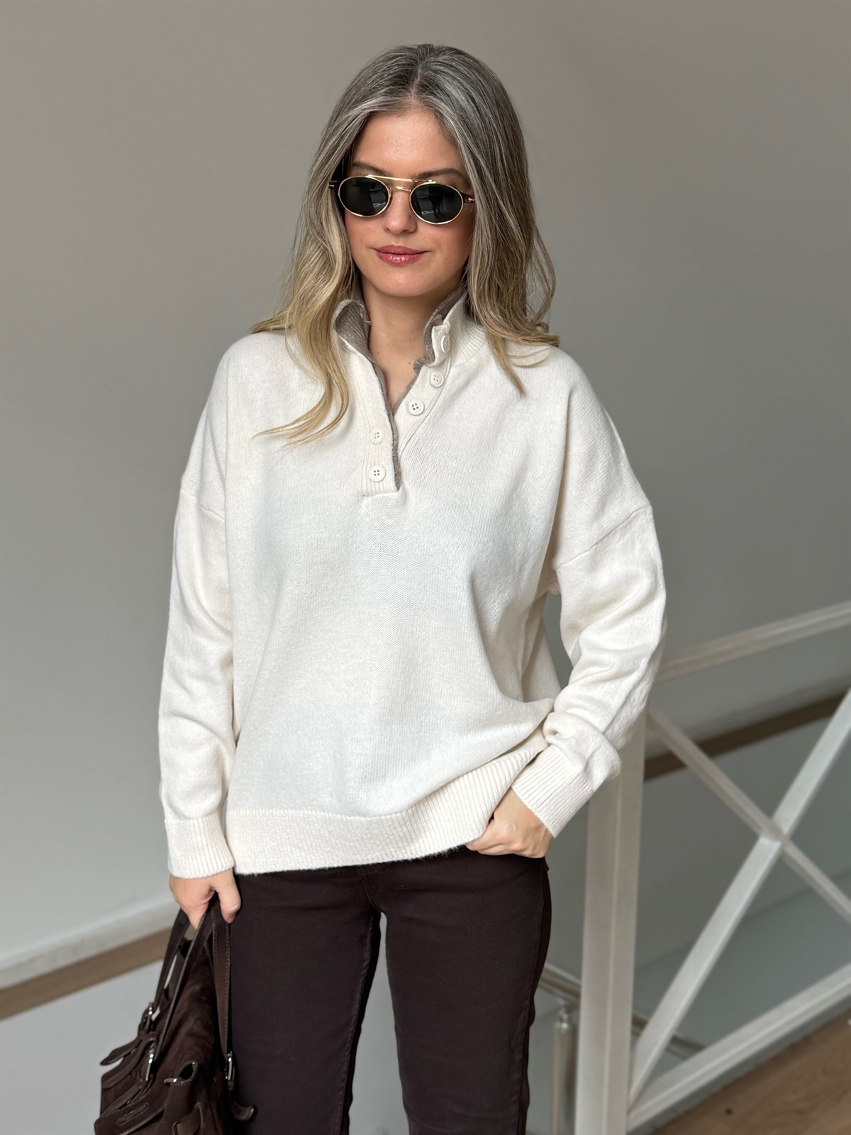 Patlı Düğmeli Kazak - Krem