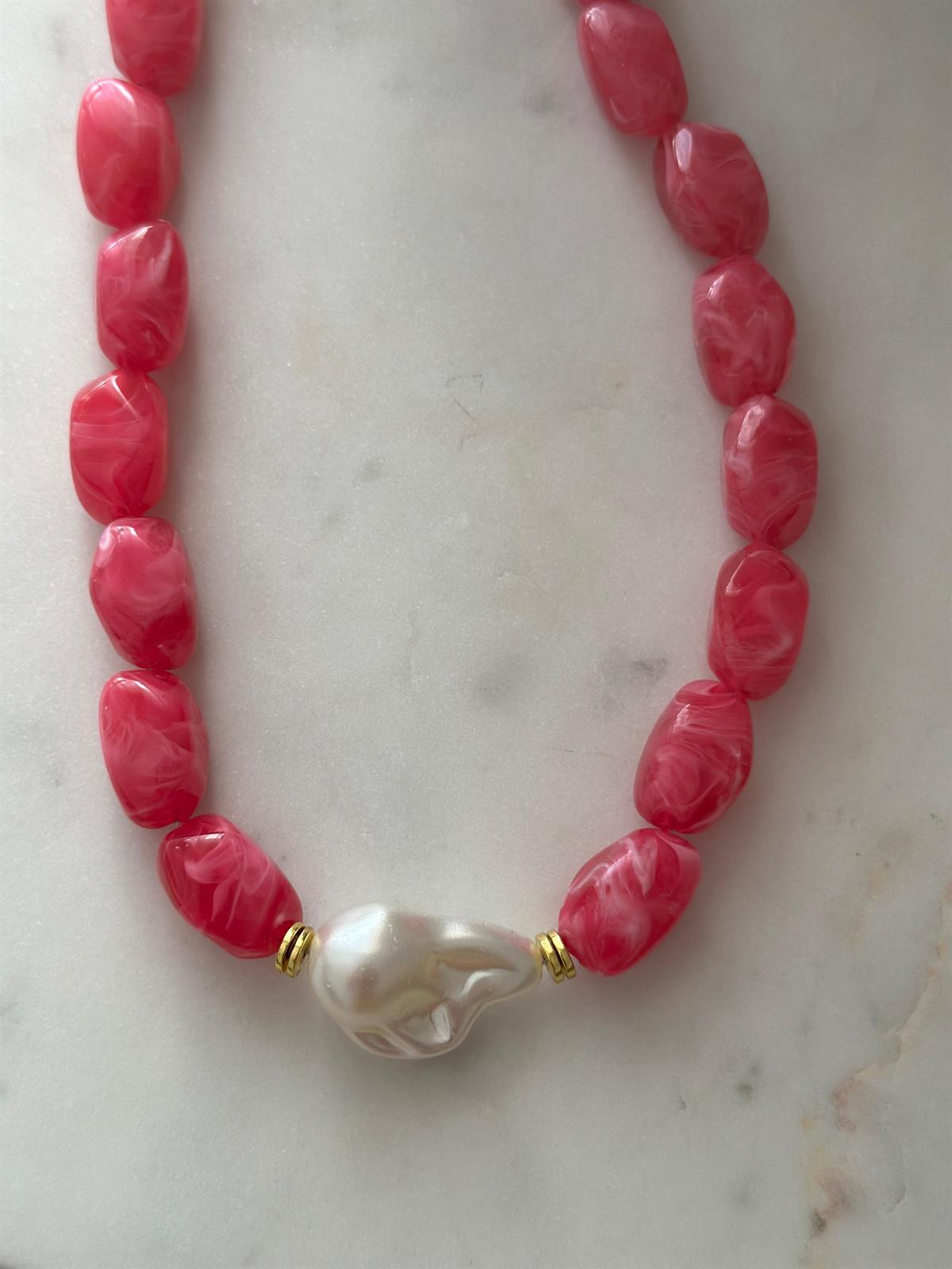 Pembe Doğal Taş Detay Kolye