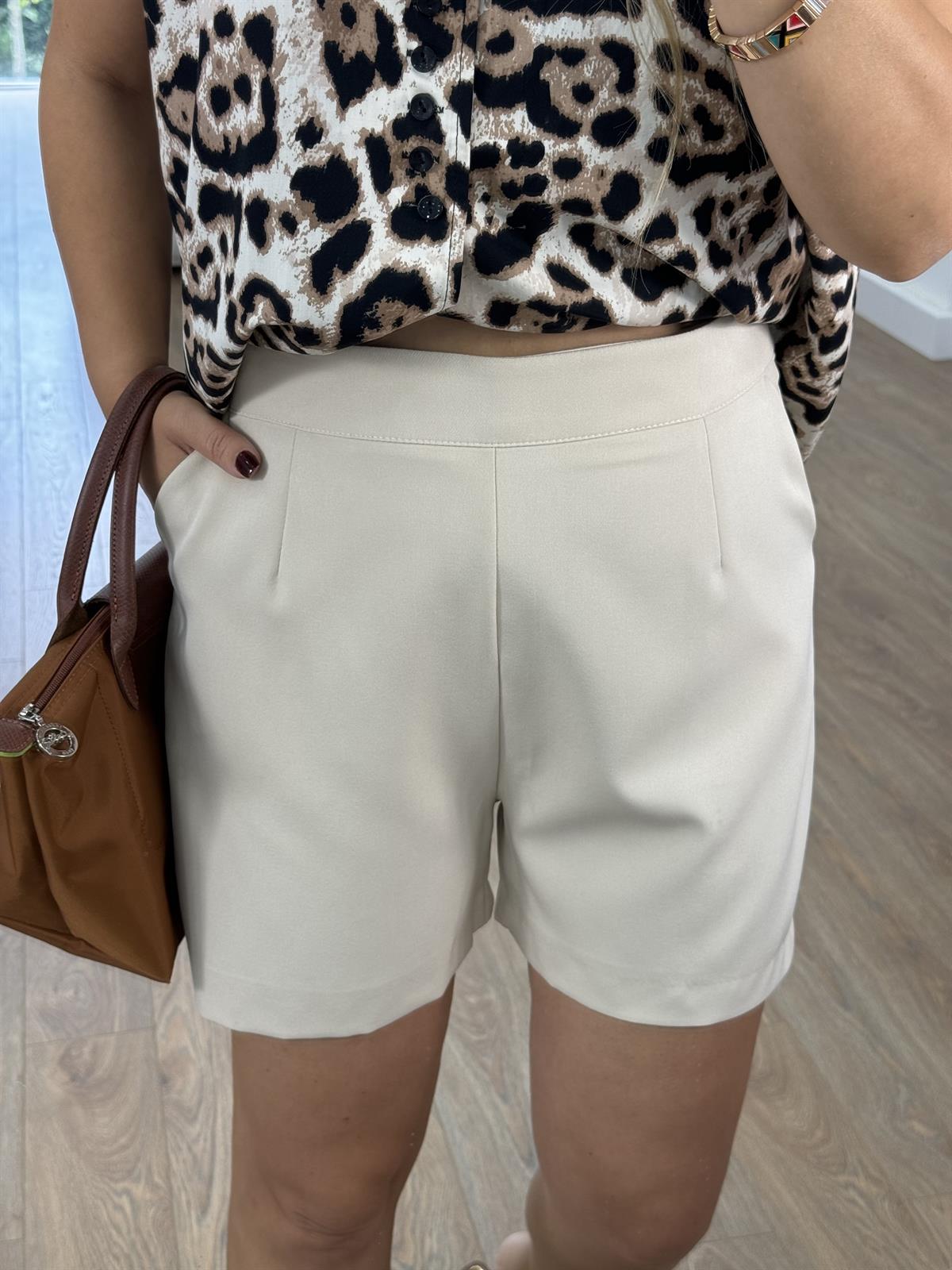 Pens Detay Krep Şort-Taş