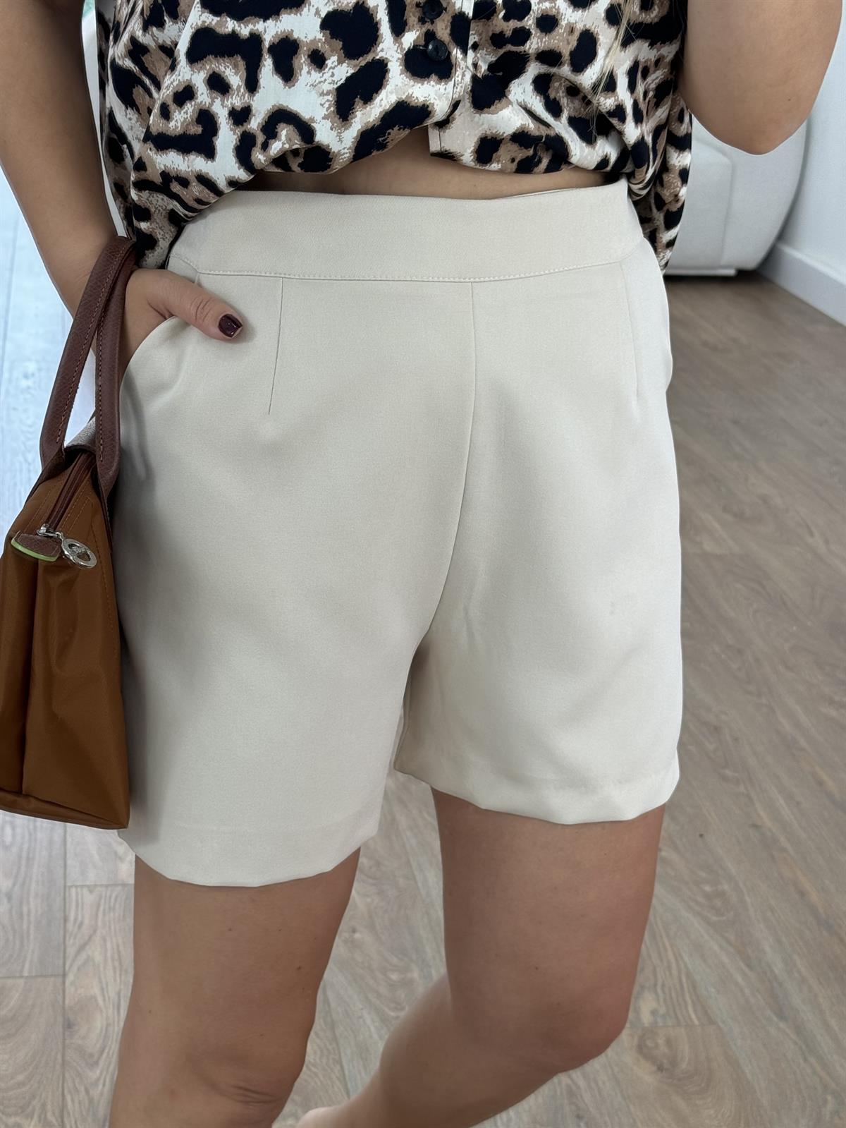 Pens Detay Krep Şort-Taş