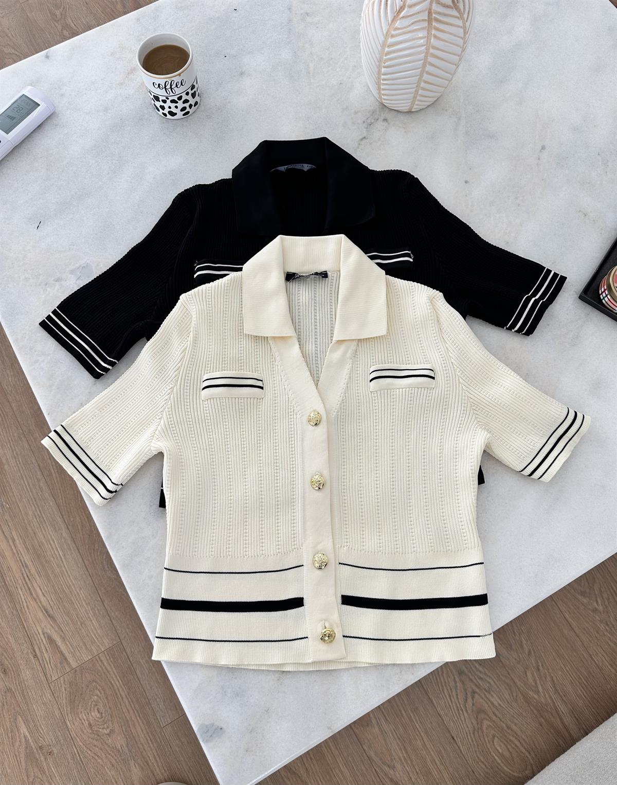 Polo Yaka Gold Düğmeli Triko-Siyah