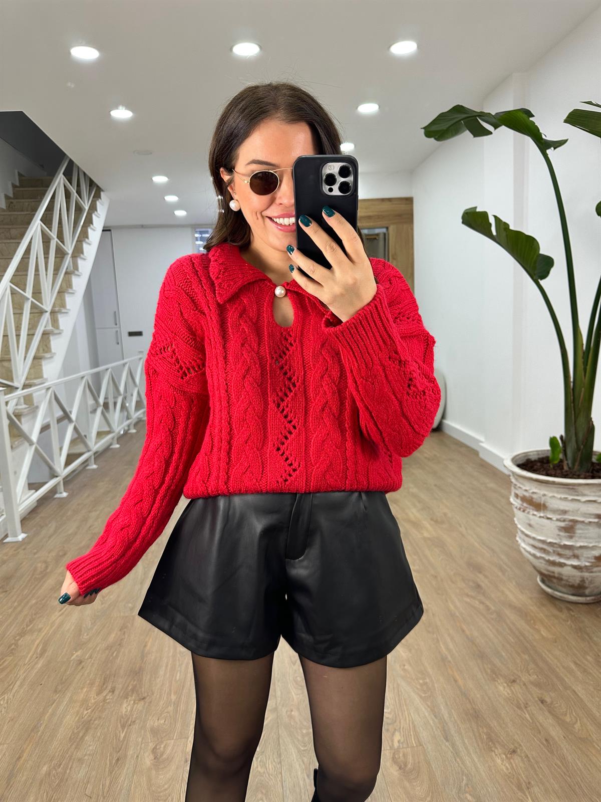 Polo Yaka İnci Düğmeli Kazak-Kırmızı