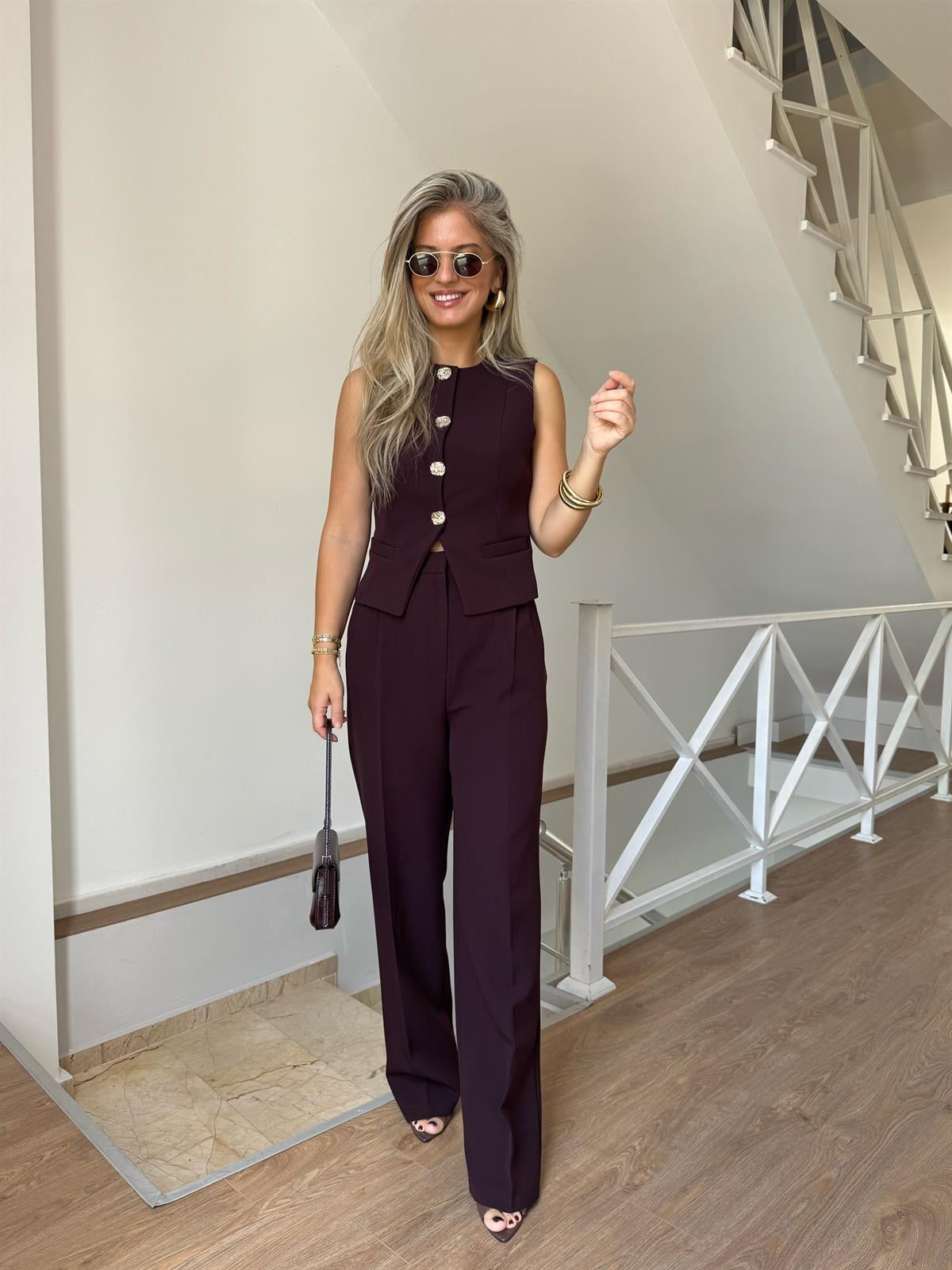 Premium Seri Gold Düğmeli Yelekli Takım - Mürdüm