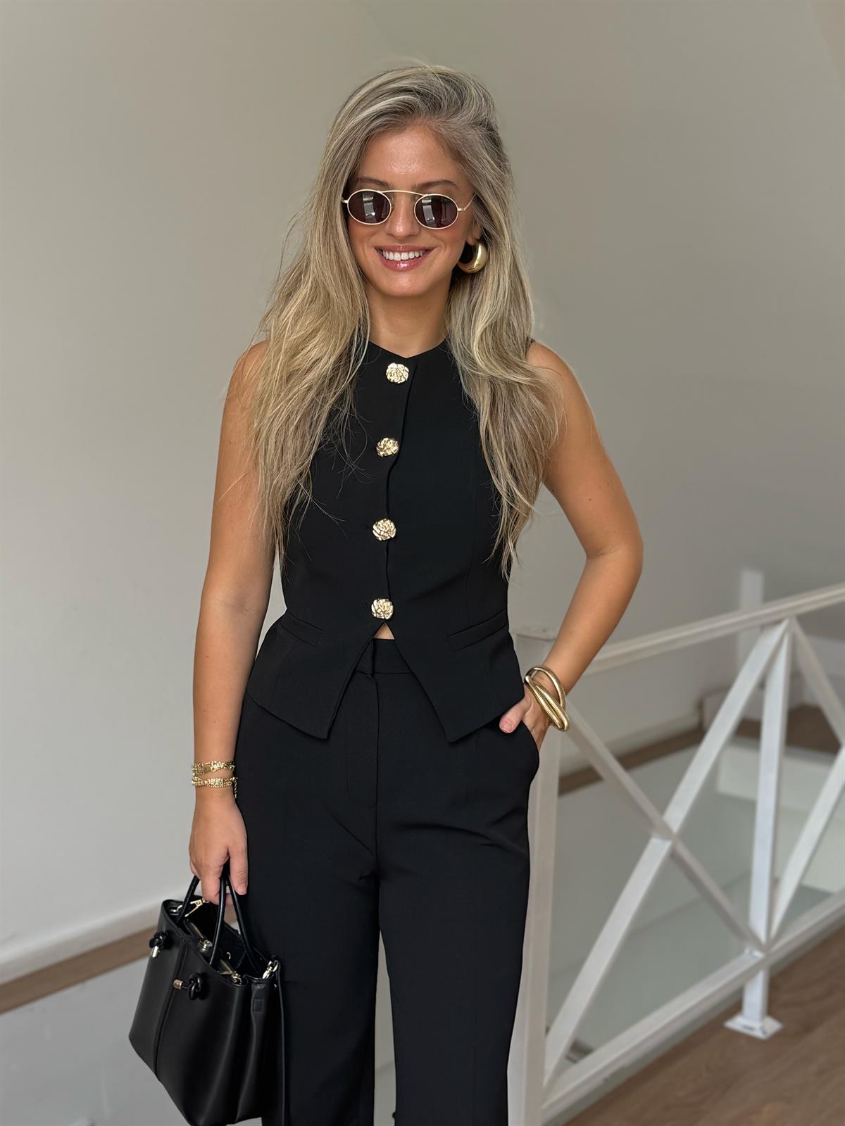 Premium Seri Gold Düğmeli Yelekli Takım - Siyah
