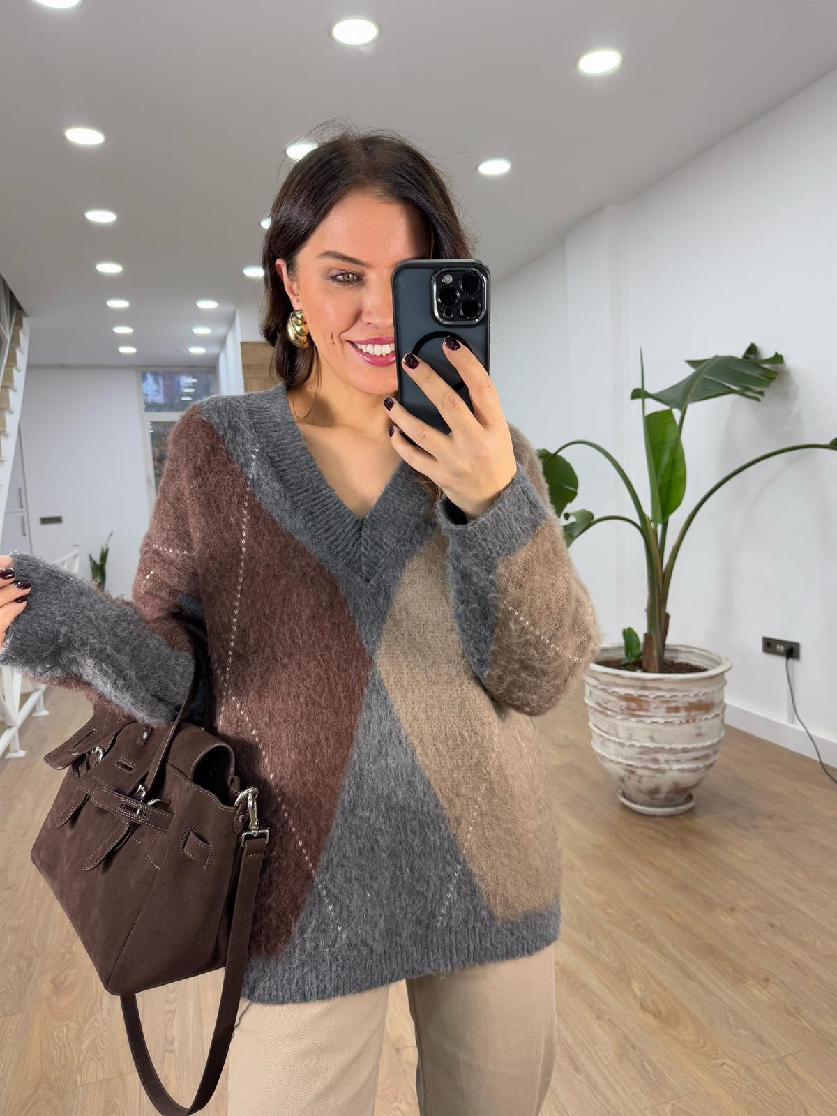 Premium Seri V Yaka Baklava Desenli Kazak