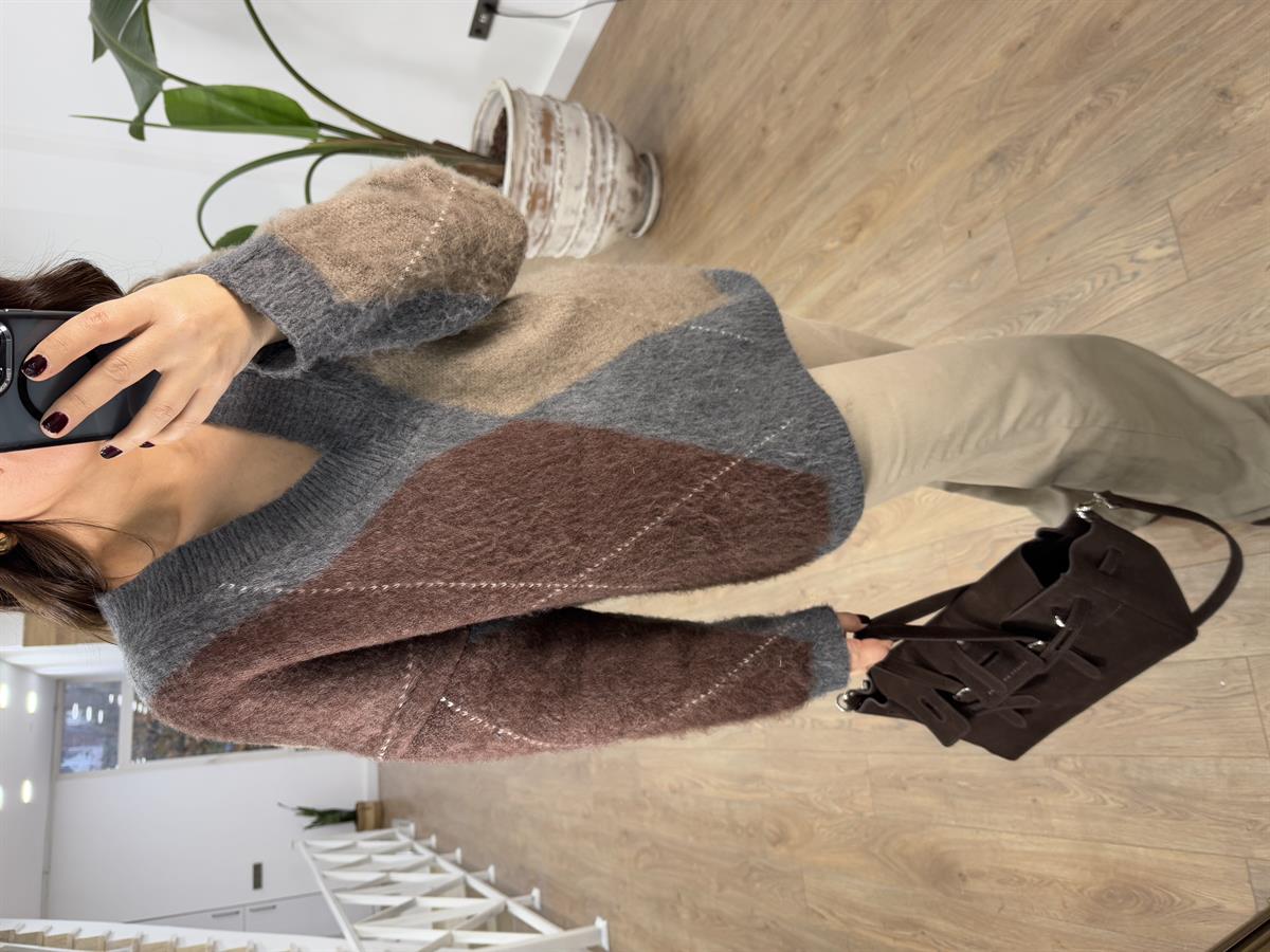 Premium Seri V Yaka Baklava Desenli Kazak