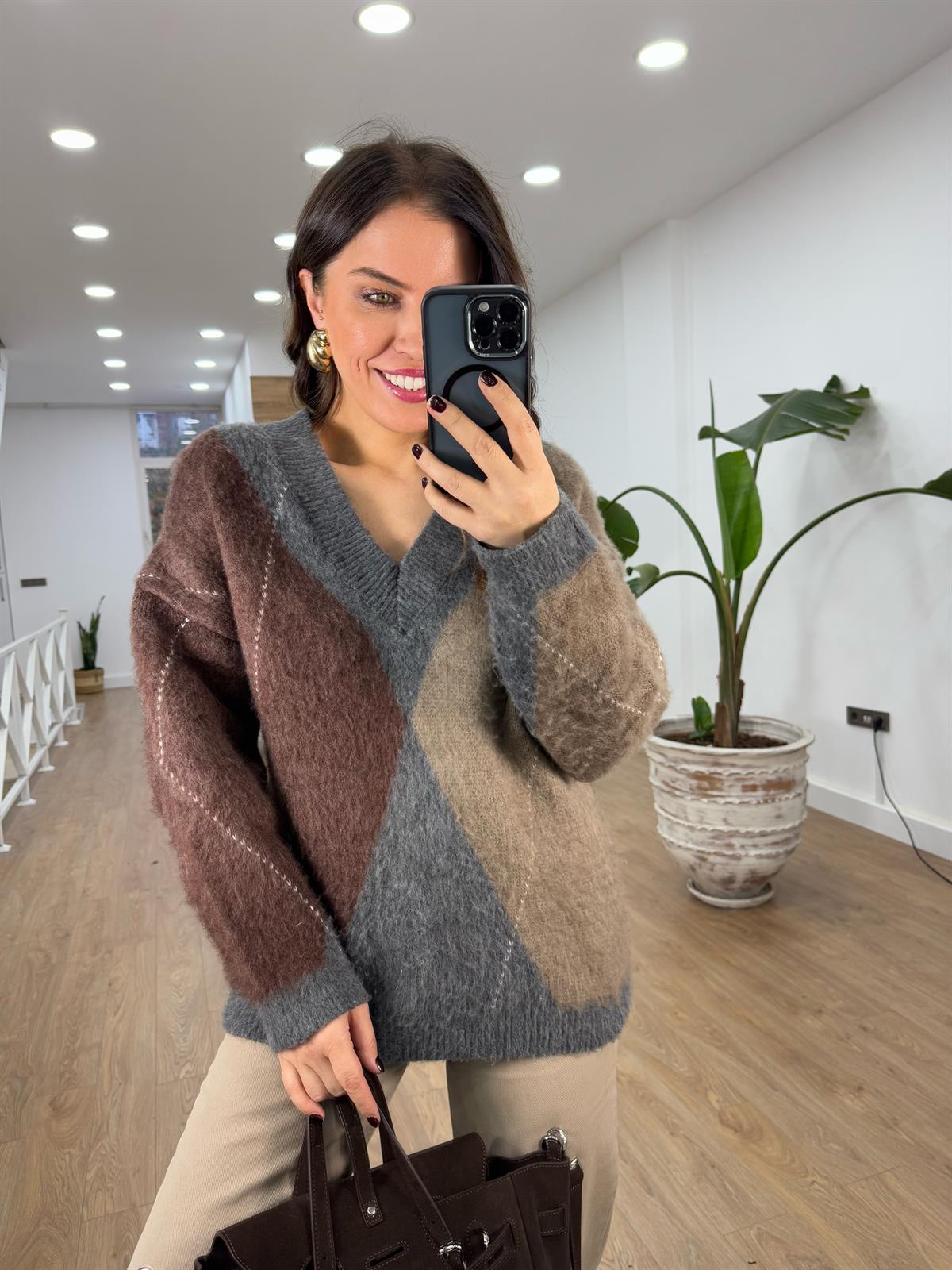 Premium Seri V Yaka Baklava Desenli Kazak