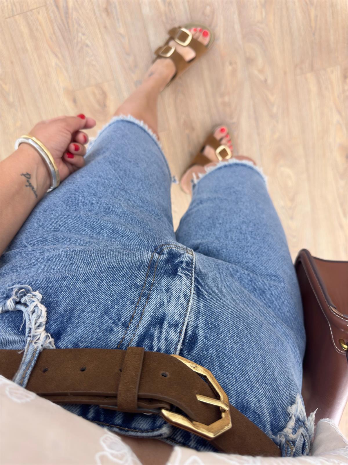 Püskül Detaylı Şehirboy Şort