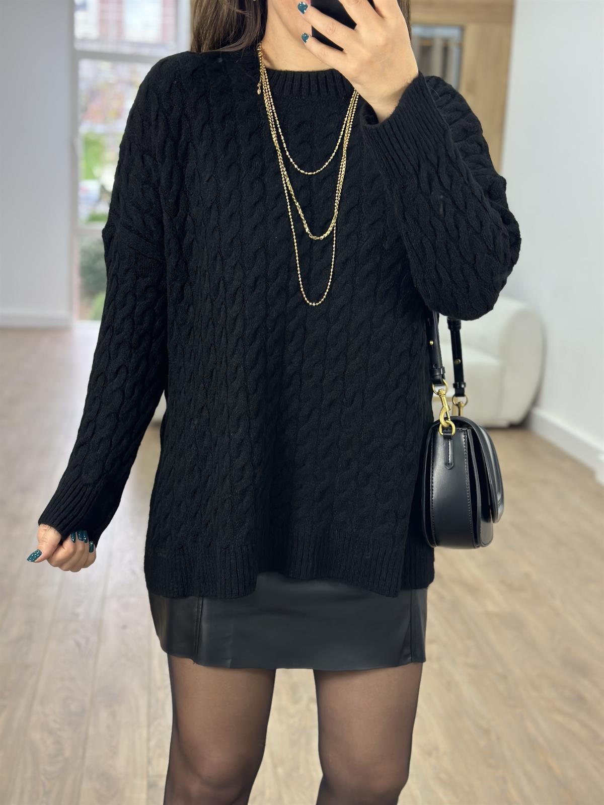 Saç Örgü Desenli Yandan Yırtmaçlı Salaş Kazak-Siyah